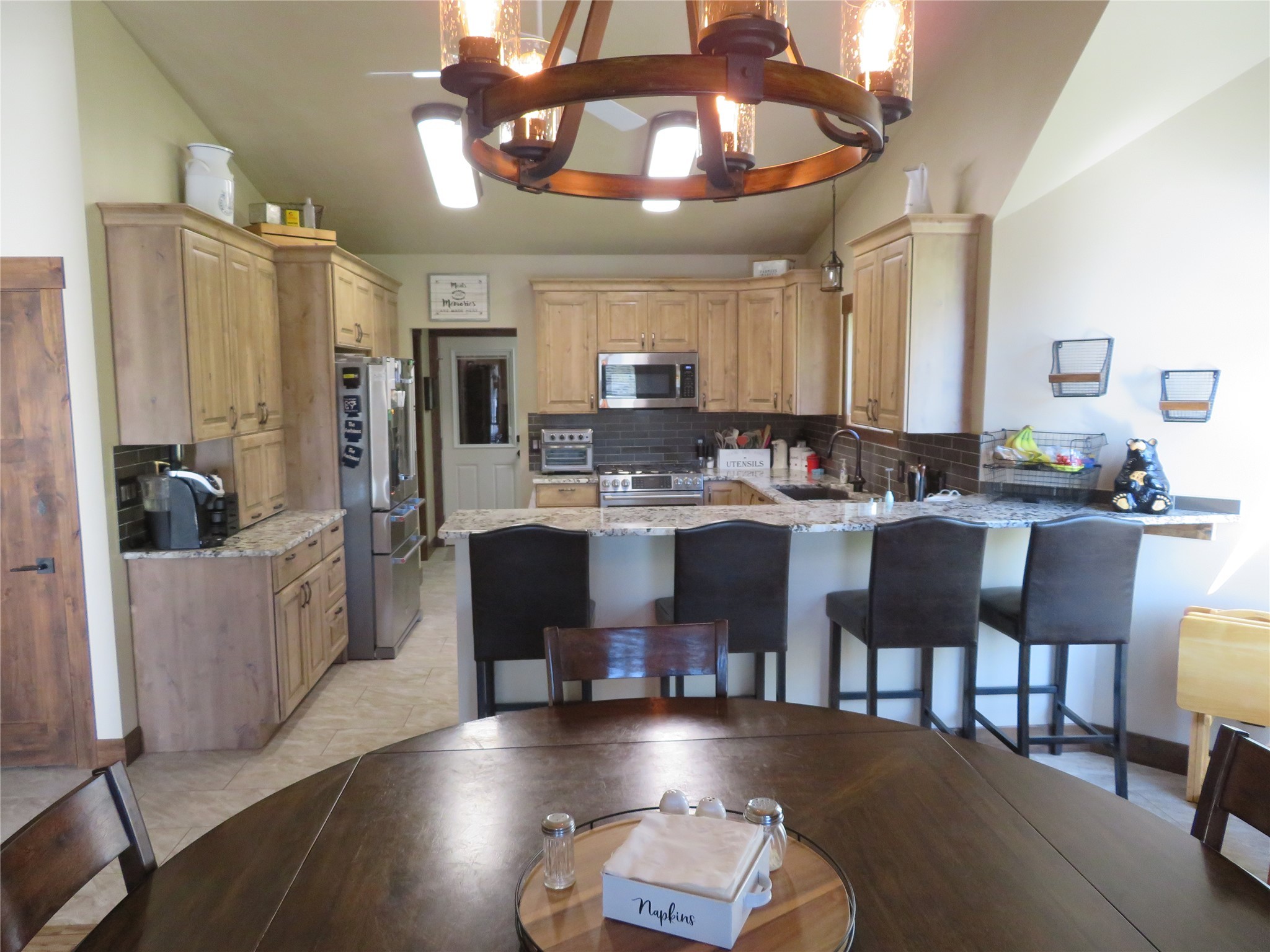 1900 Meadowview Court