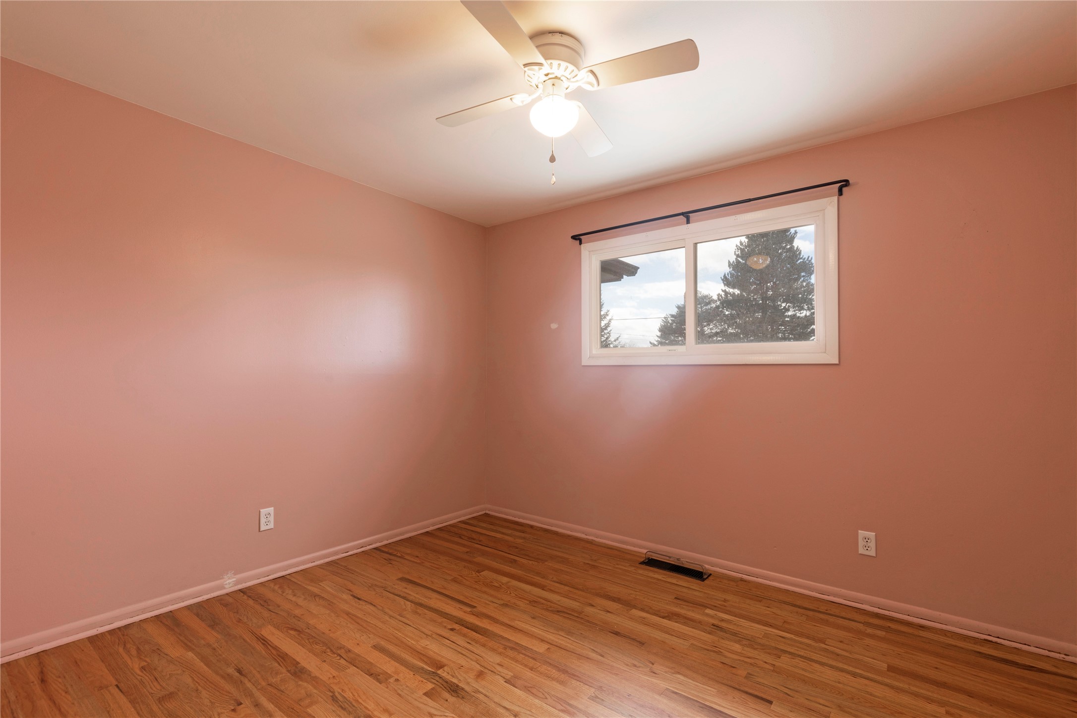 Missoula, Montana 59801, United States, 4 Bedrooms Bedrooms, ,2 BathroomsBathrooms,Residential,Active,93122