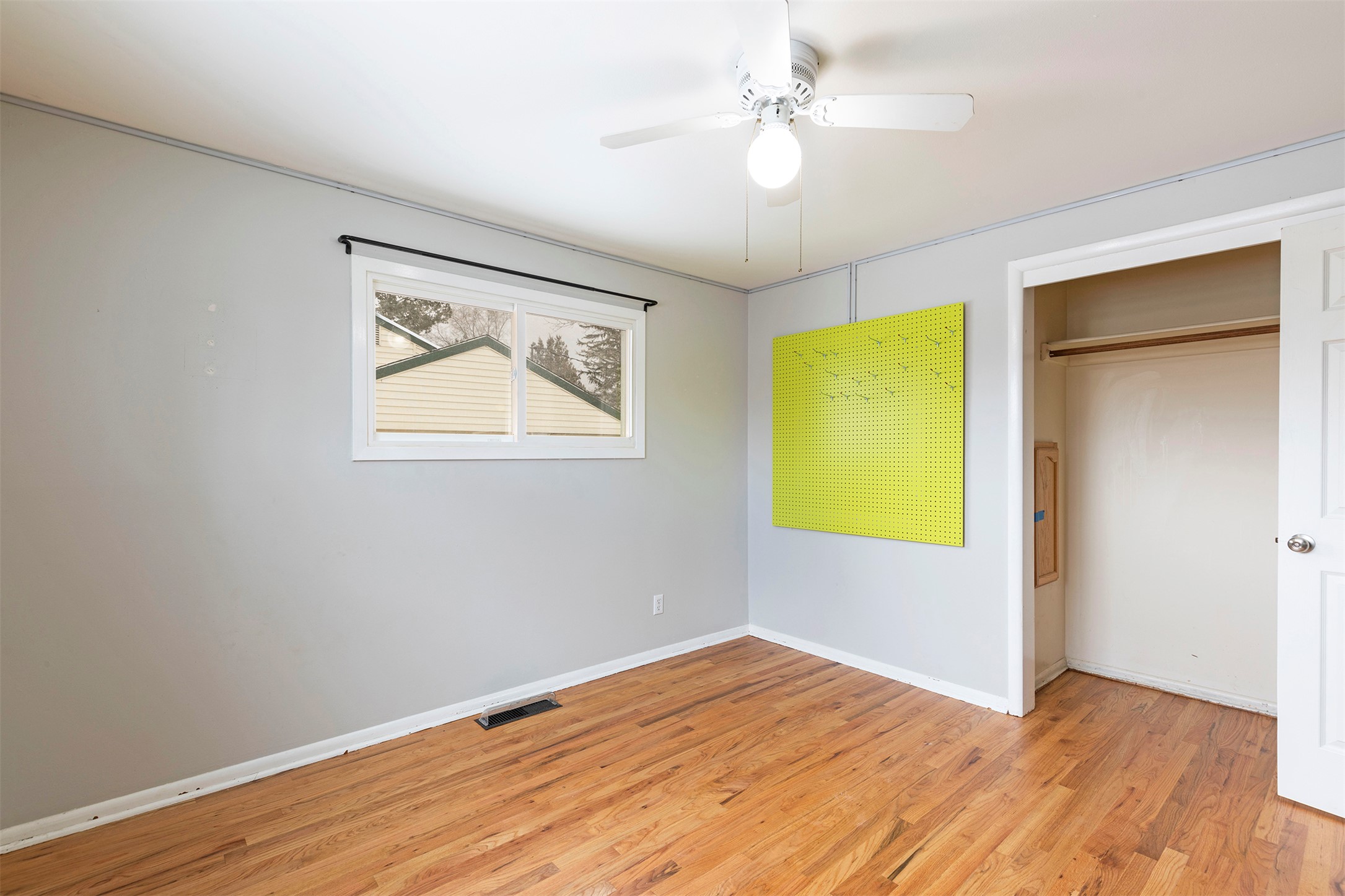 Missoula, Montana 59801, United States, 4 Bedrooms Bedrooms, ,2 BathroomsBathrooms,Residential,Active,93122