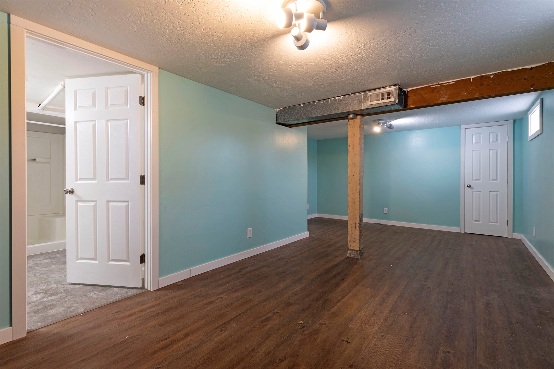 Missoula, Montana 59801, United States, 4 Bedrooms Bedrooms, ,2 BathroomsBathrooms,Residential,Active,93122