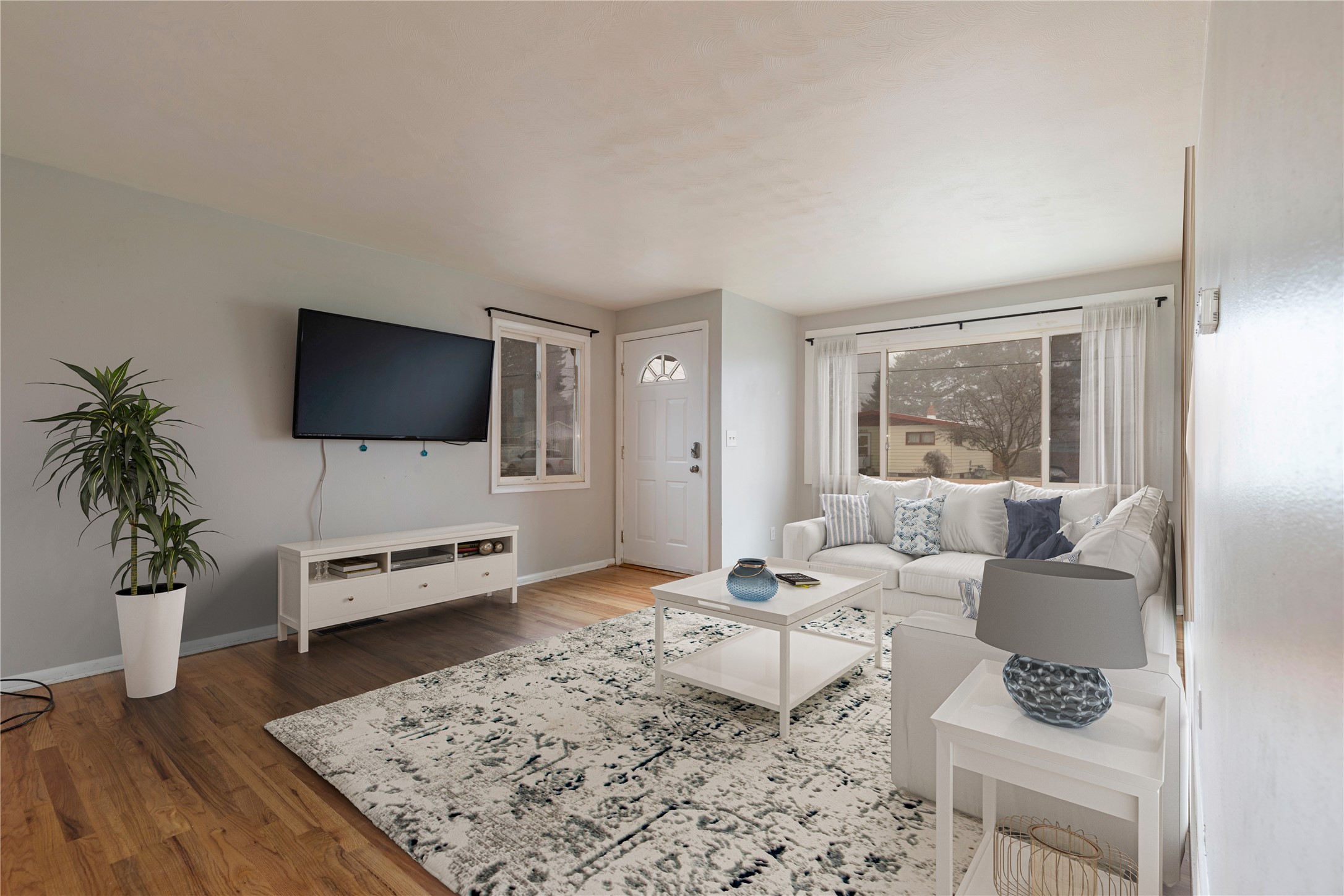 Missoula, Montana 59801, United States, 4 Bedrooms Bedrooms, ,2 BathroomsBathrooms,Residential,Active,93122