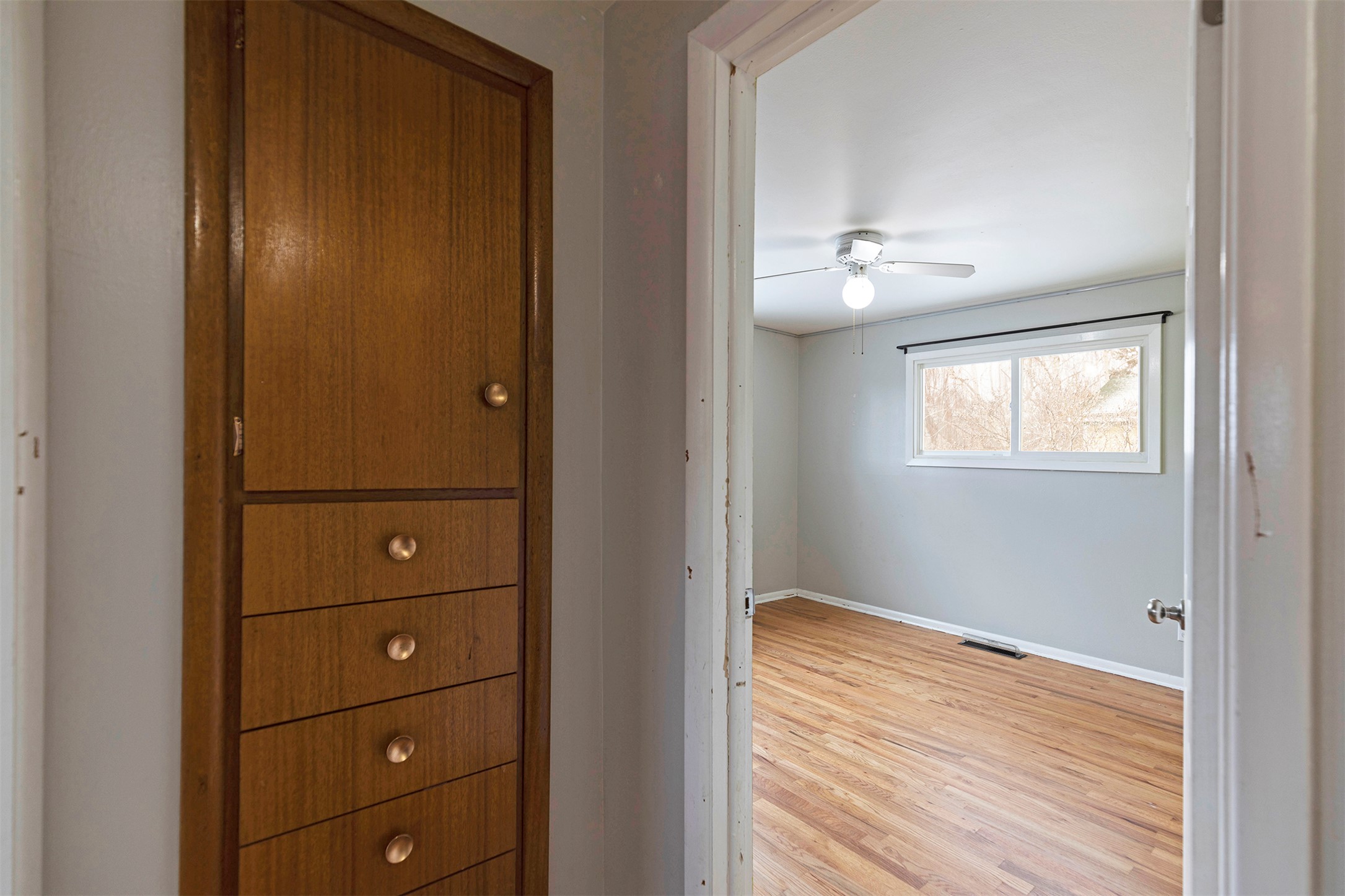 Missoula, Montana 59801, United States, 4 Bedrooms Bedrooms, ,2 BathroomsBathrooms,Residential,Active,93122