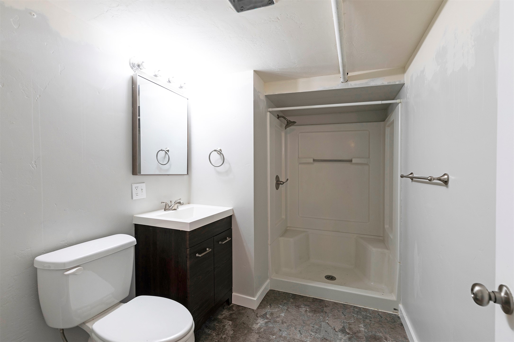 Missoula, Montana 59801, United States, 4 Bedrooms Bedrooms, ,2 BathroomsBathrooms,Residential,Active,93122