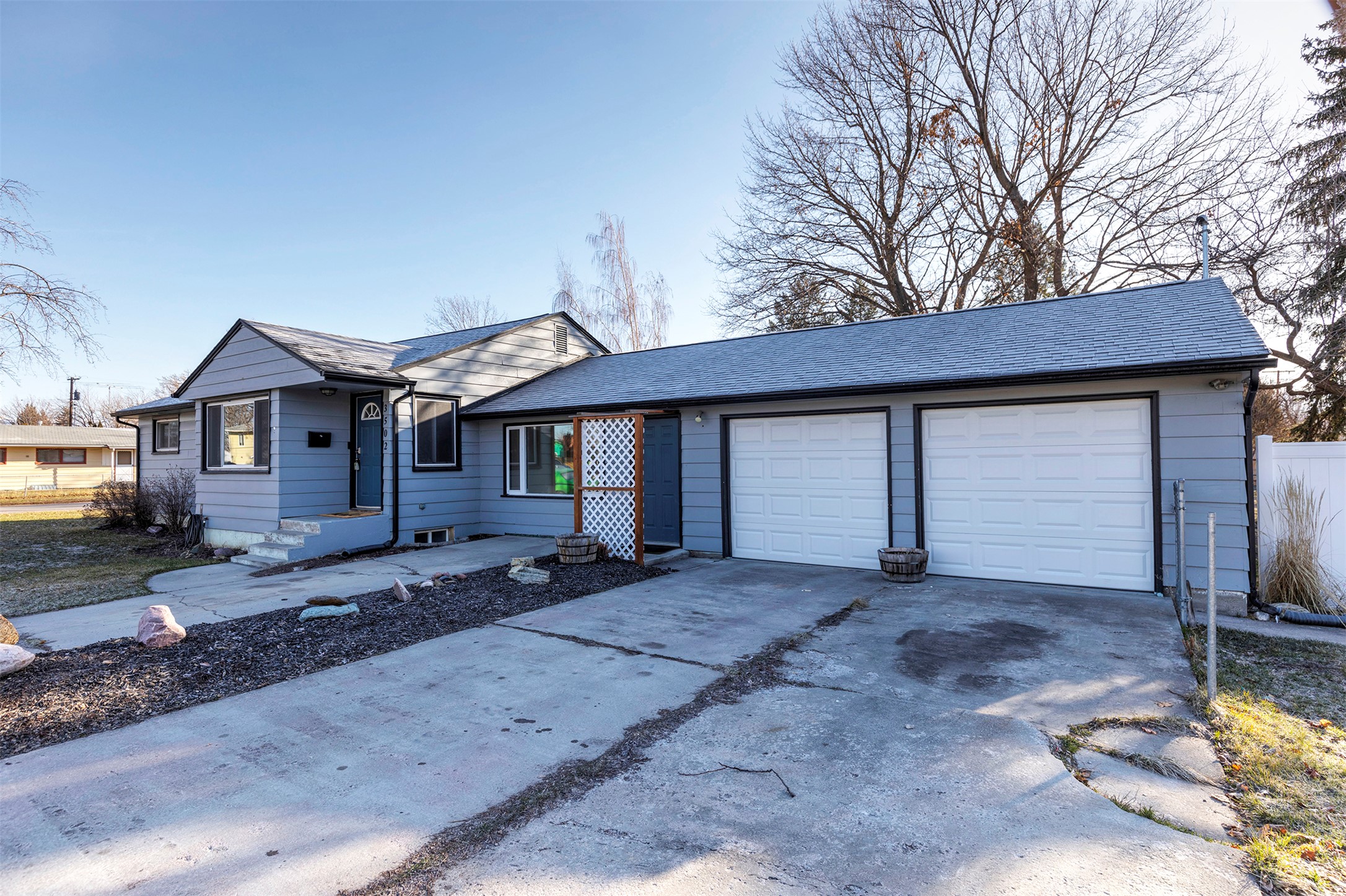 Missoula, Montana 59801, United States, 4 Bedrooms Bedrooms, ,2 BathroomsBathrooms,Residential,Active,93122