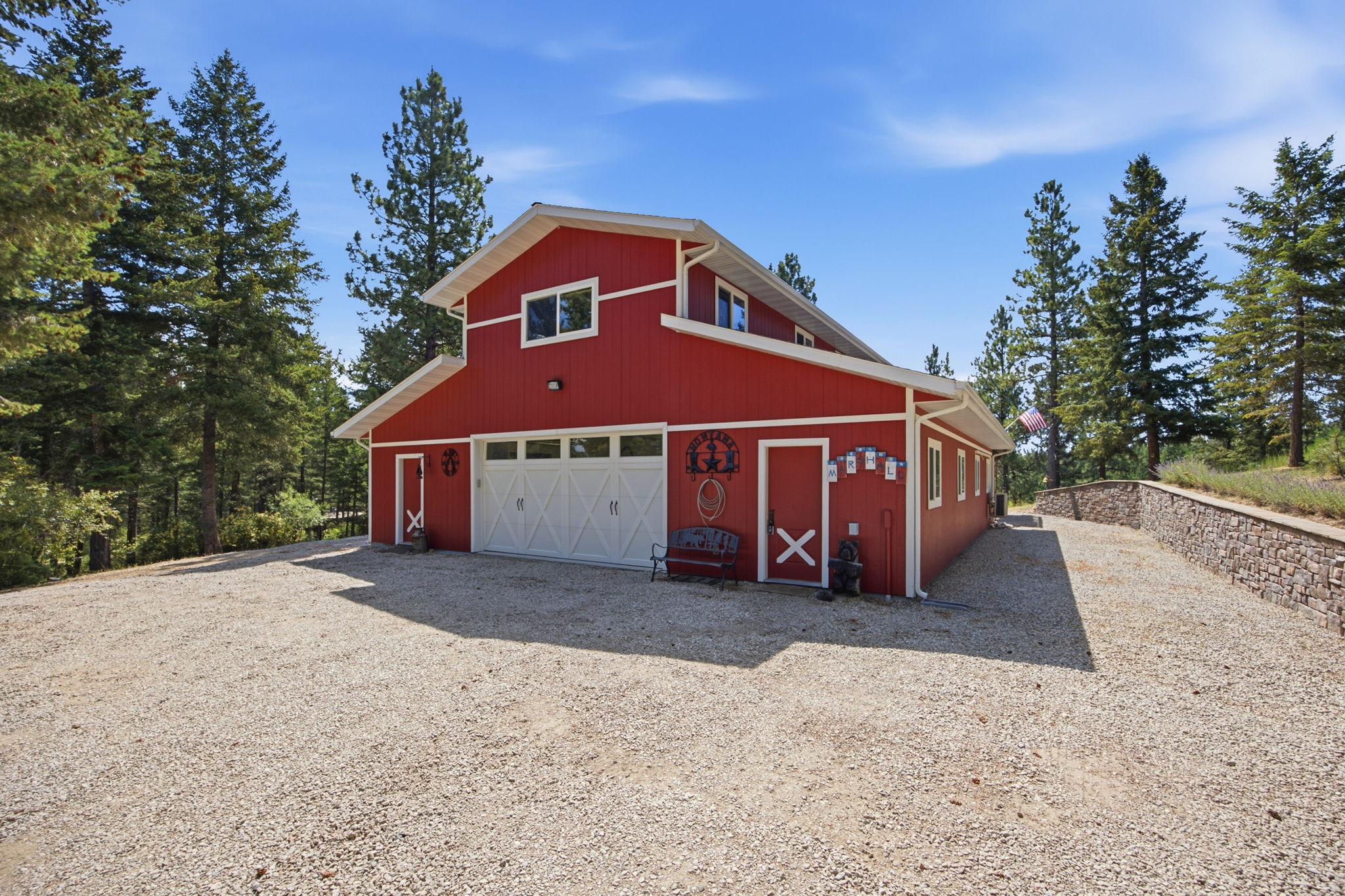 1666 Bear Face & Elizabeth Lane