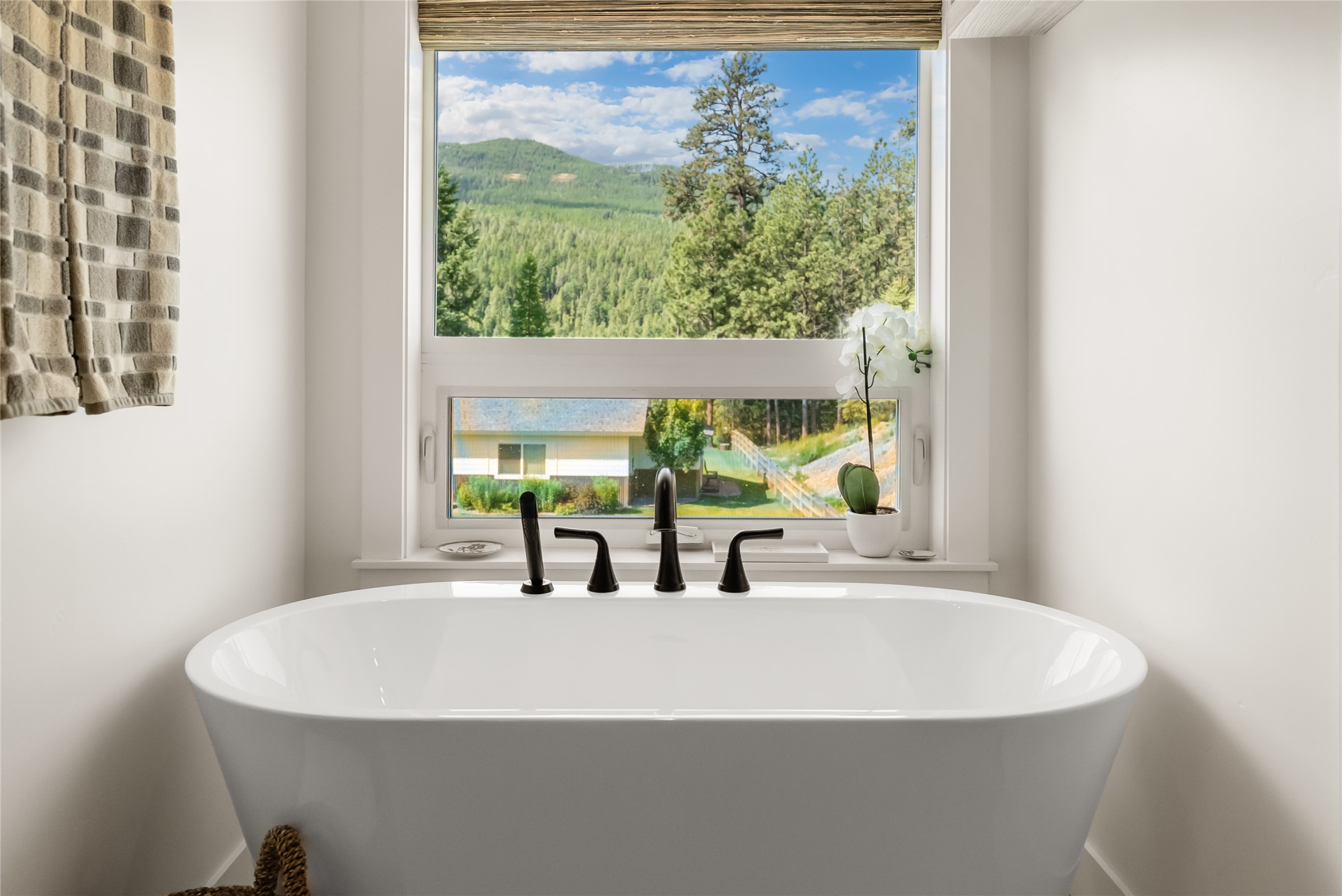 Bigfork, Montana 59911, United States, 10 Bedrooms Bedrooms, ,8 BathroomsBathrooms,Residential,Active,161278