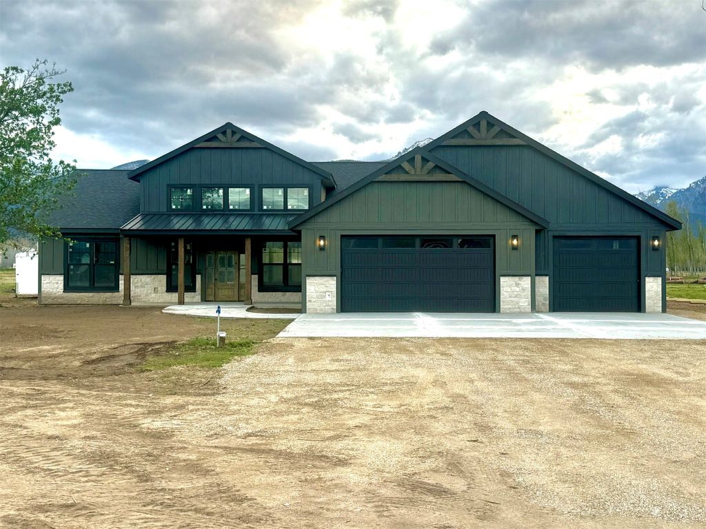 Photo of 645 Old Corvallis Road, Corvallis, MT 59828 (MLS # 30069657)