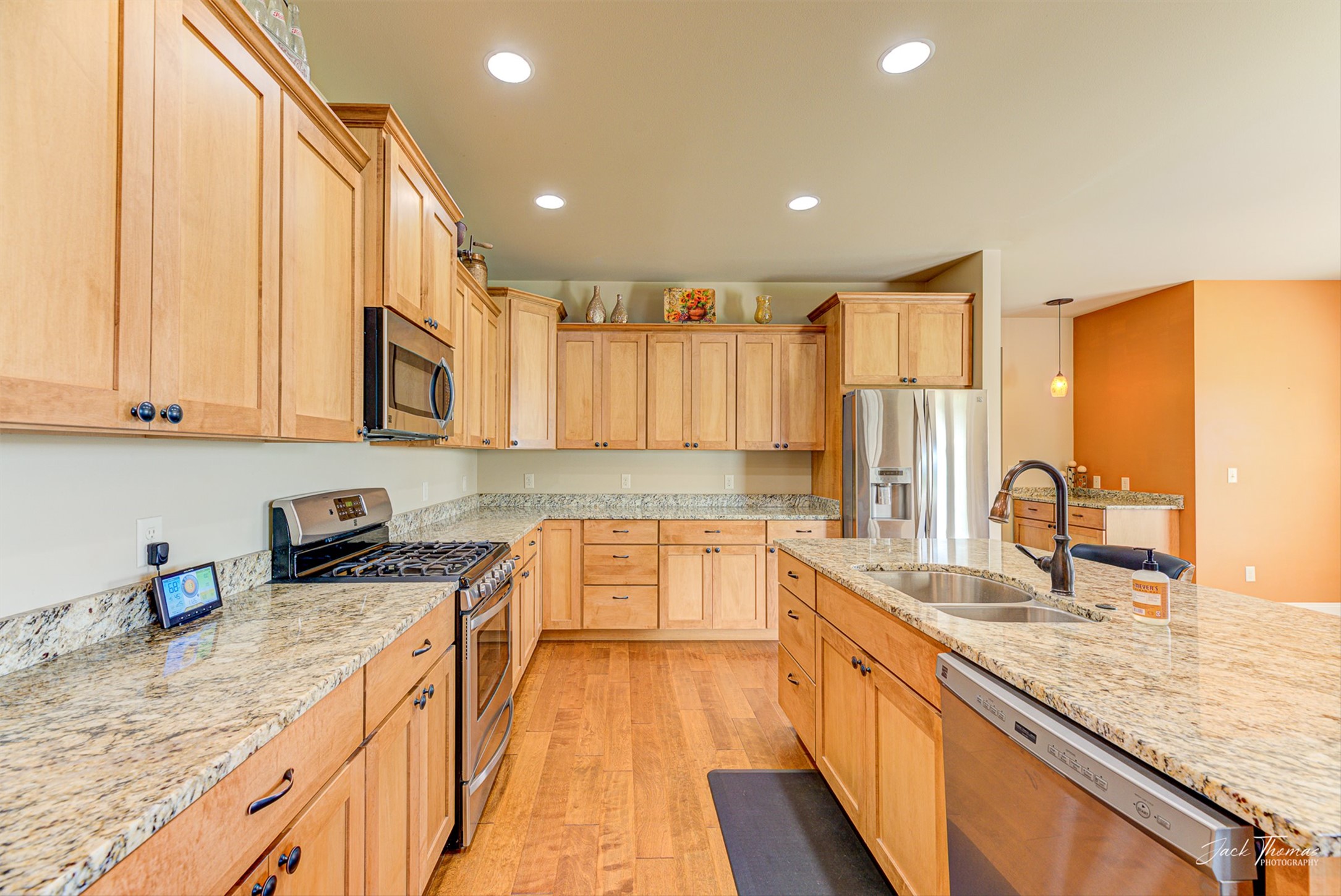 Helena, Montana 59602, United States, 3 Bedrooms Bedrooms, ,2 BathroomsBathrooms,Residential,Pending,128207