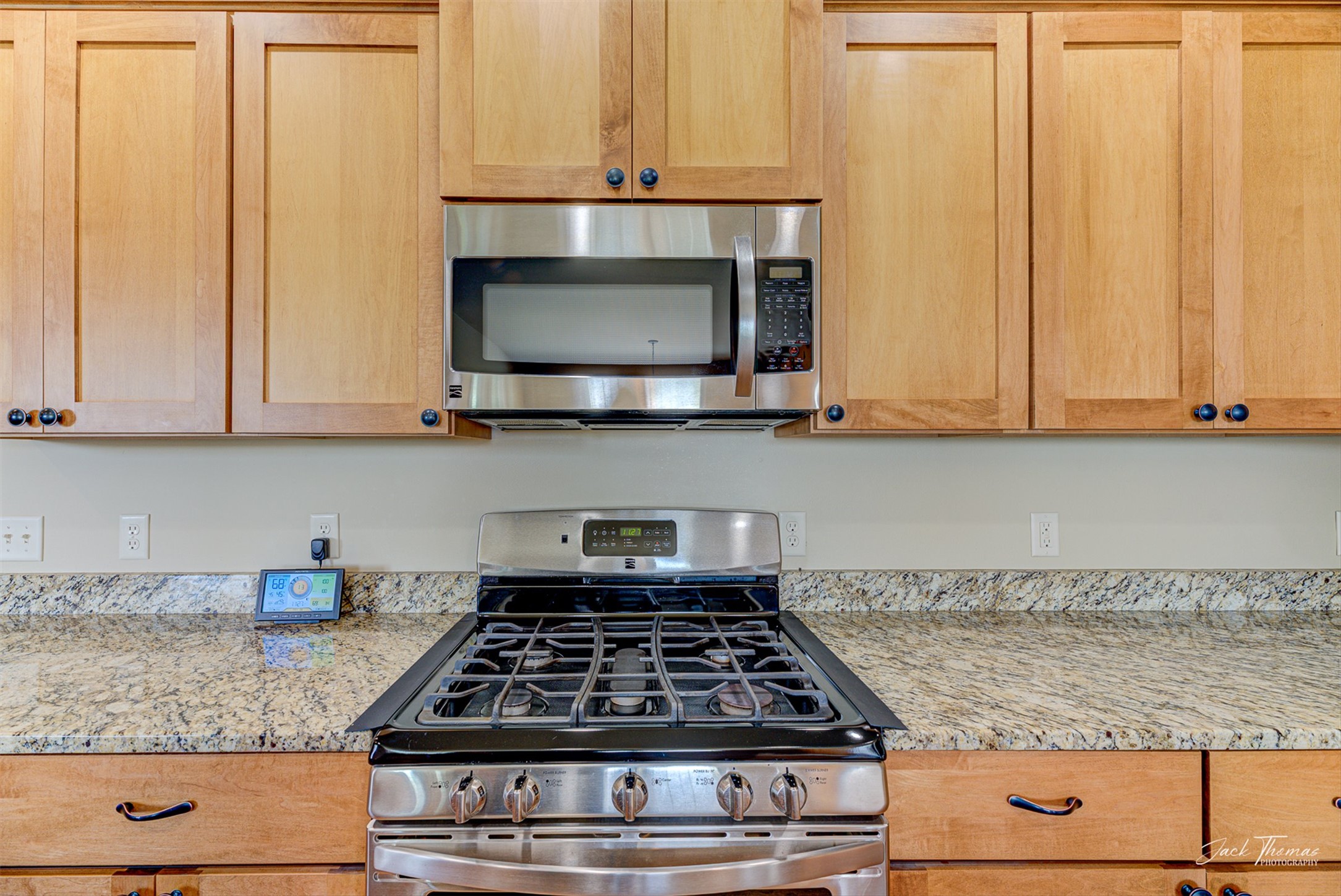 Helena, Montana 59602, United States, 3 Bedrooms Bedrooms, ,2 BathroomsBathrooms,Residential,Pending,128207