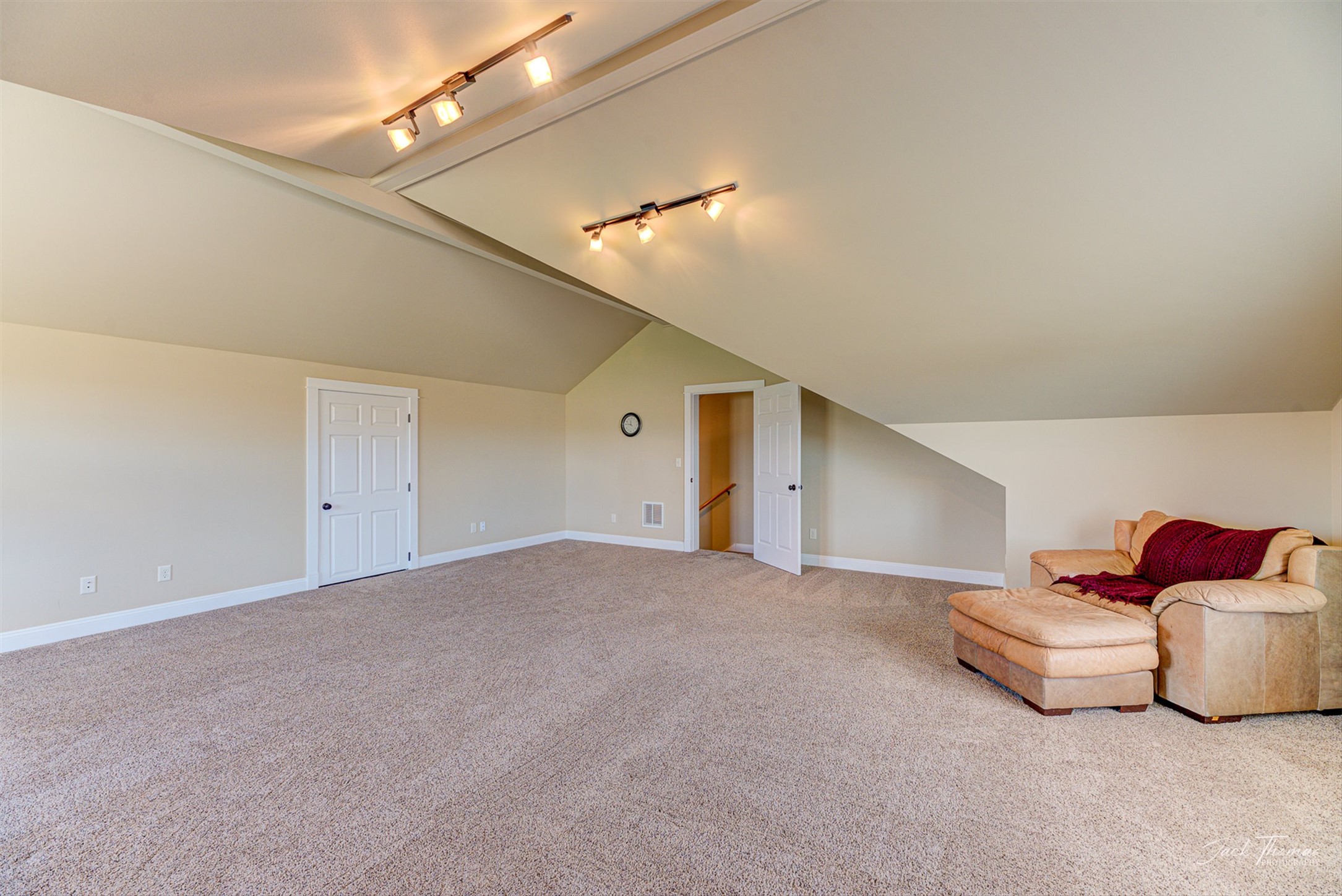 Helena, Montana 59602, United States, 3 Bedrooms Bedrooms, ,2 BathroomsBathrooms,Residential,Pending,128207