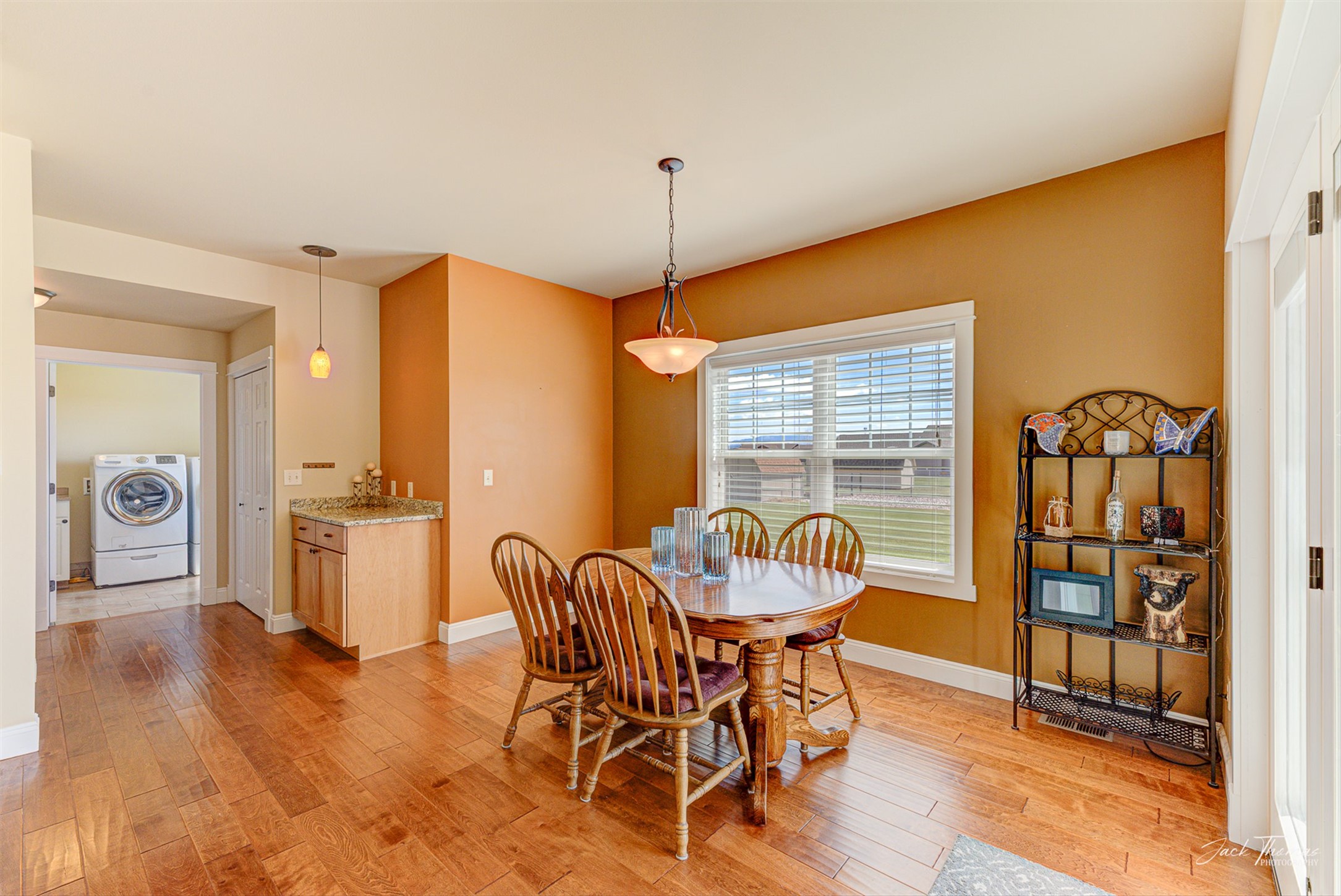 Helena, Montana 59602, United States, 3 Bedrooms Bedrooms, ,2 BathroomsBathrooms,Residential,Pending,128207