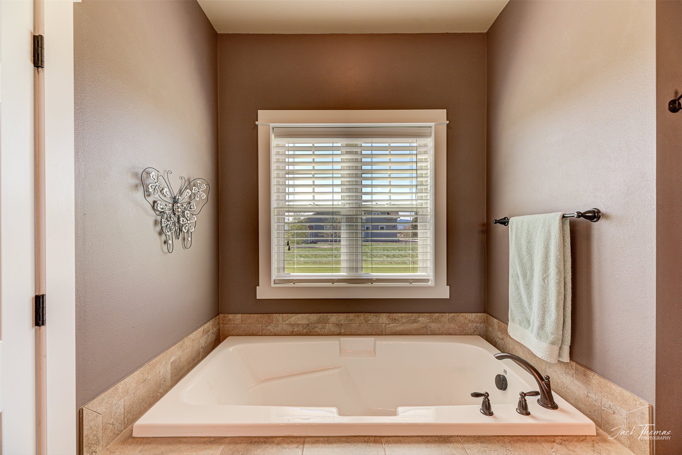 Helena, Montana 59602, United States, 3 Bedrooms Bedrooms, ,2 BathroomsBathrooms,Residential,Pending,128207