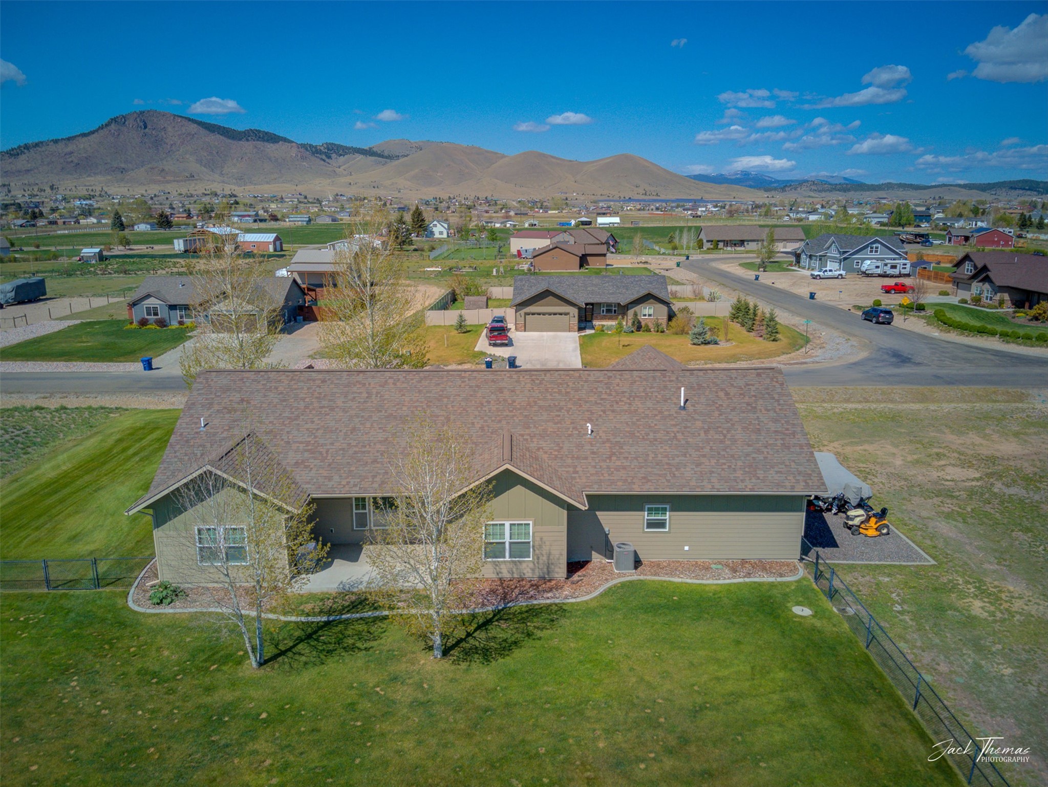 Helena, Montana 59602, United States, 3 Bedrooms Bedrooms, ,2 BathroomsBathrooms,Residential,Pending,128207