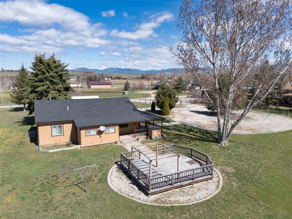 Photo of 627 Folly Lane, Stevensville, MT 59870 (MLS # 30069420)