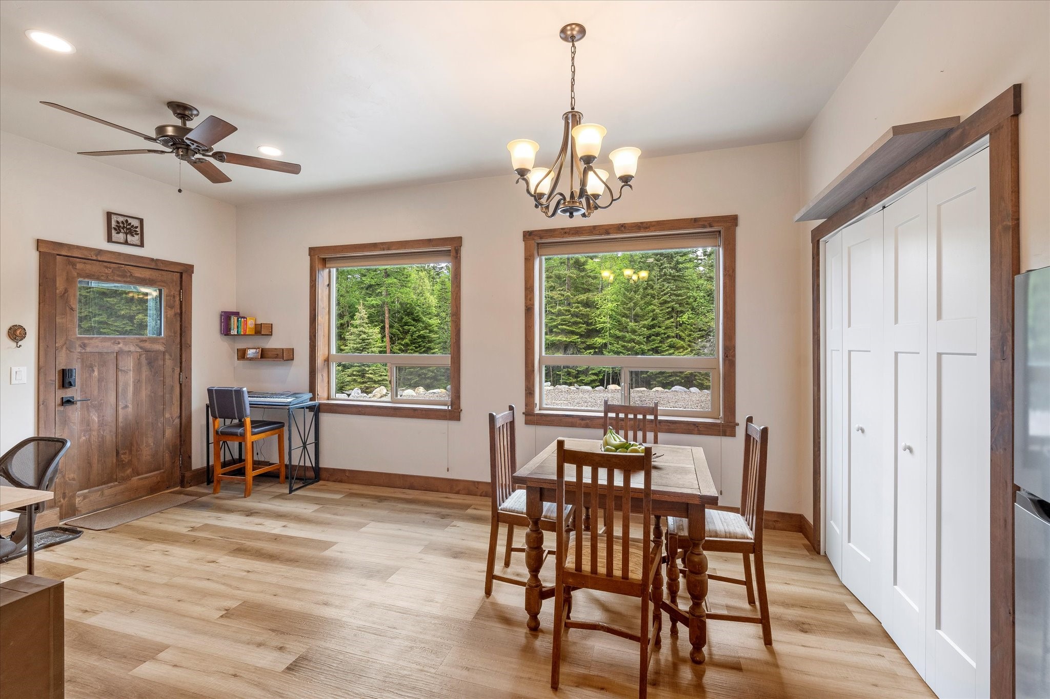 Bigfork, Montana 59911, United States, 6 Bedrooms Bedrooms, ,4 BathroomsBathrooms,Residential,Pending,56263