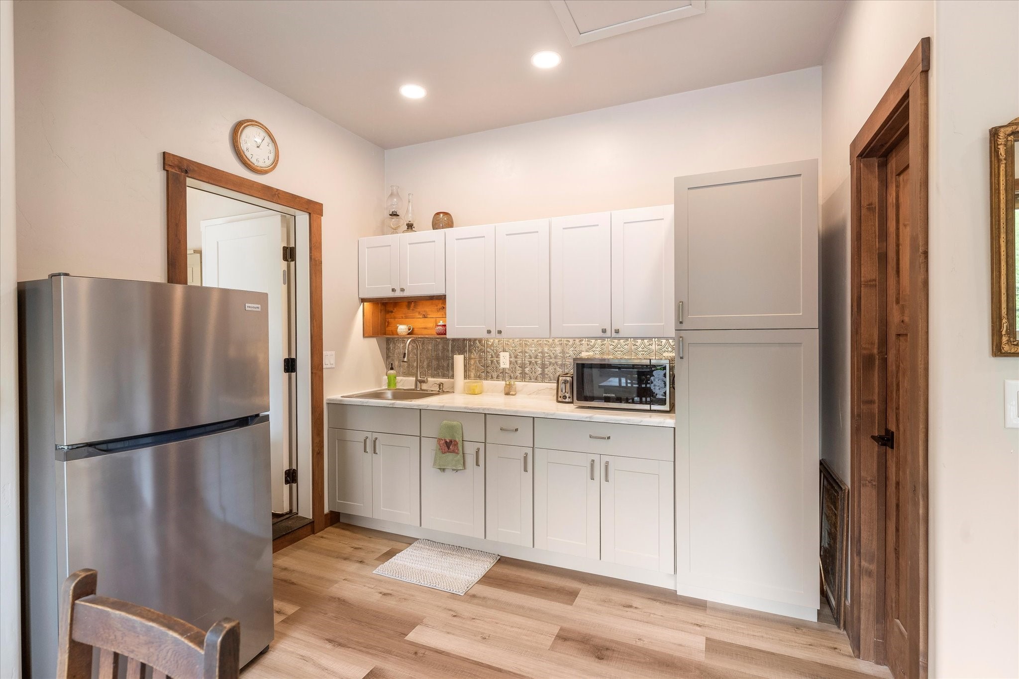 Bigfork, Montana 59911, United States, 6 Bedrooms Bedrooms, ,4 BathroomsBathrooms,Residential,Pending,56263