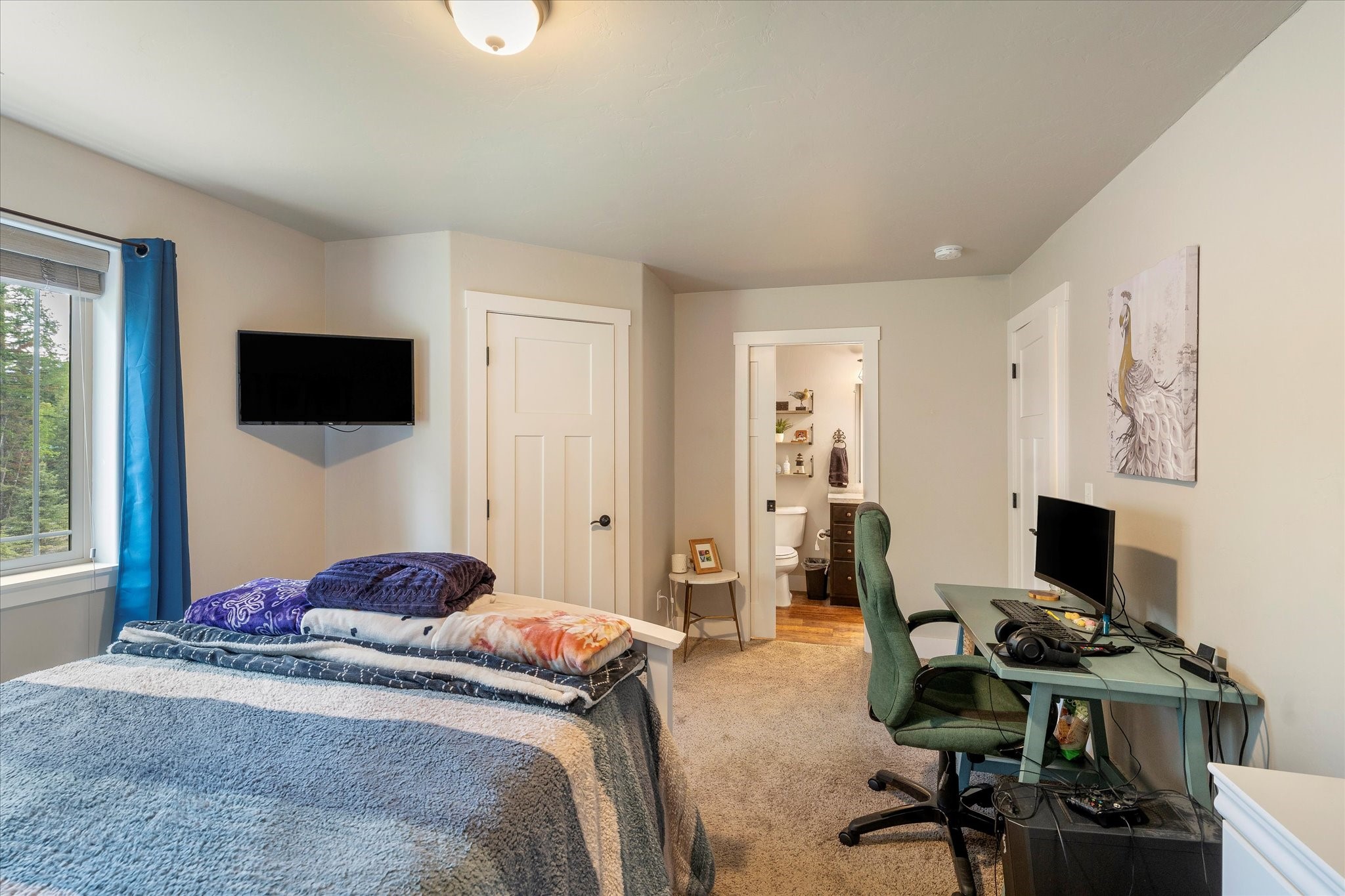 Bigfork, Montana 59911, United States, 6 Bedrooms Bedrooms, ,4 BathroomsBathrooms,Residential,Pending,56263