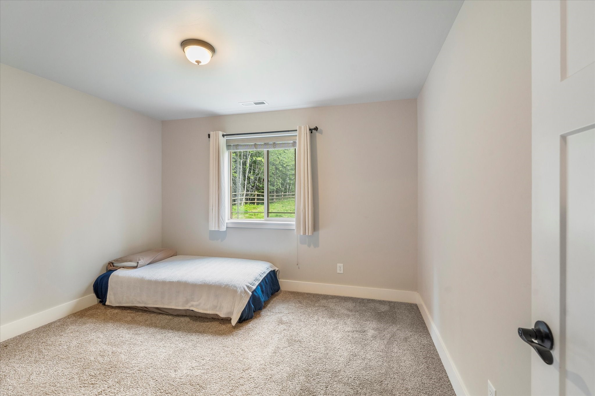 Bigfork, Montana 59911, United States, 6 Bedrooms Bedrooms, ,4 BathroomsBathrooms,Residential,Pending,56263