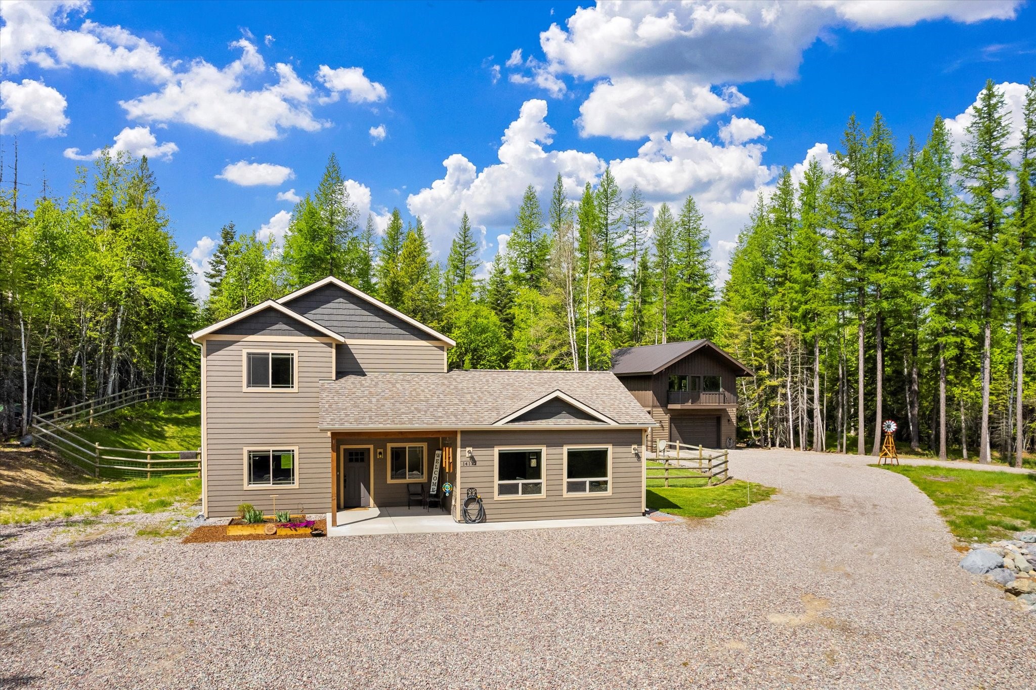 Bigfork, Montana 59911, United States, 6 Bedrooms Bedrooms, ,4 BathroomsBathrooms,Residential,Pending,56263