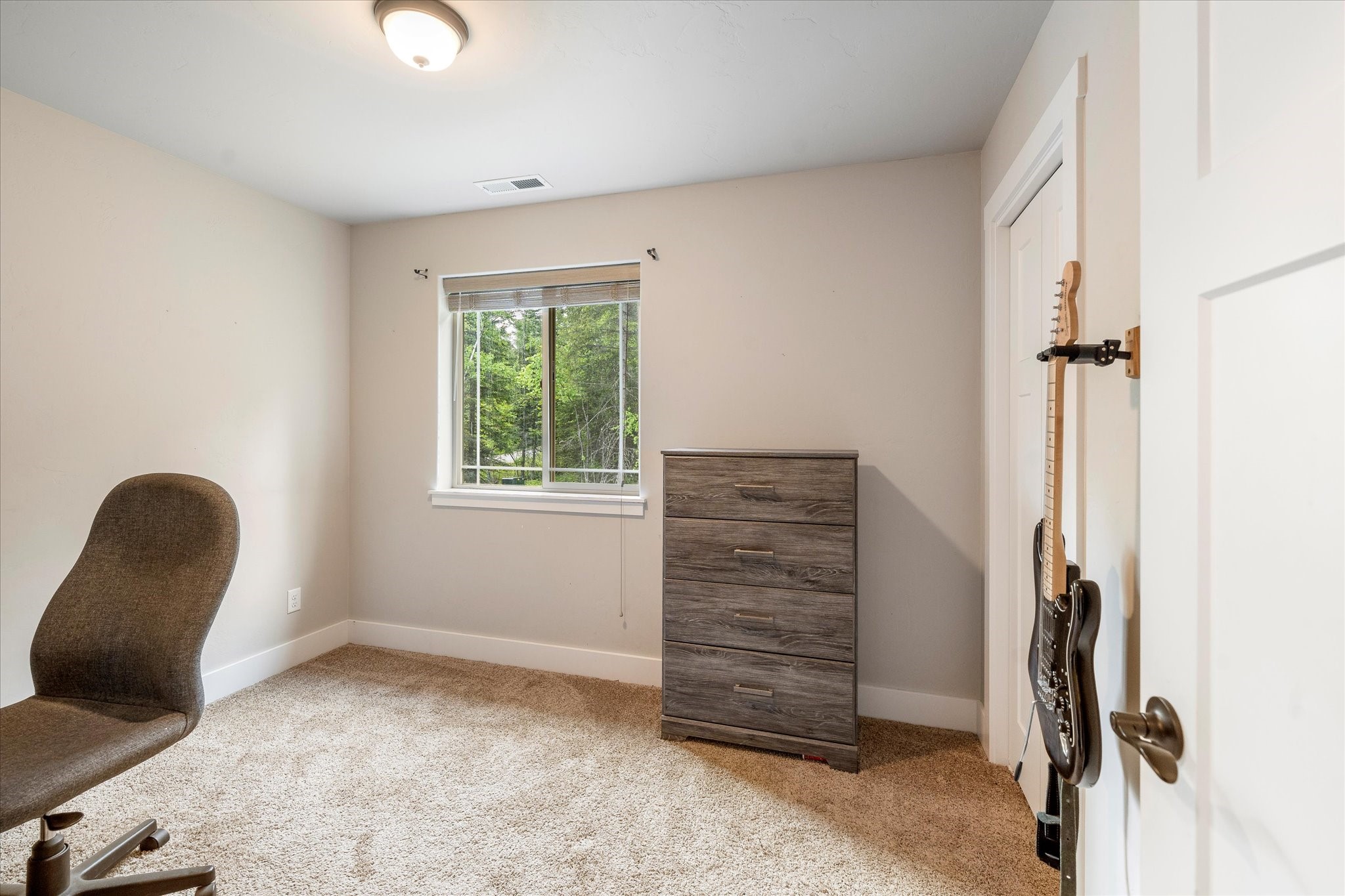 Bigfork, Montana 59911, United States, 6 Bedrooms Bedrooms, ,4 BathroomsBathrooms,Residential,Pending,56263