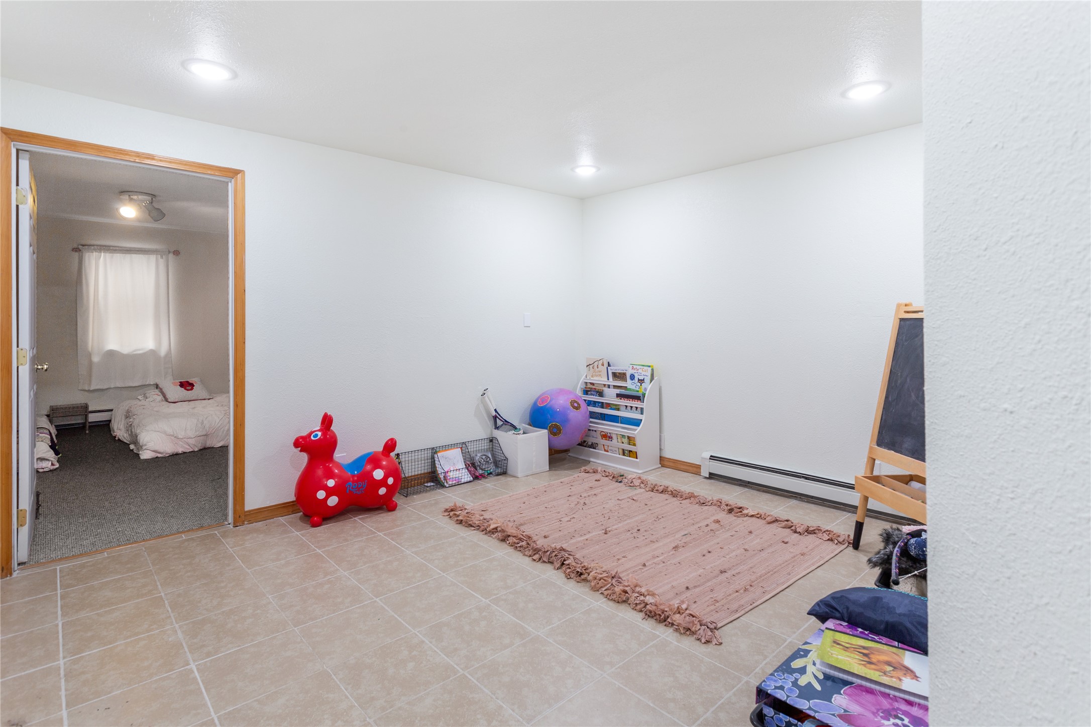 Butte, Montana 59701, United States, 5 Bedrooms Bedrooms, ,3 BathroomsBathrooms,Residential,Pending,43795