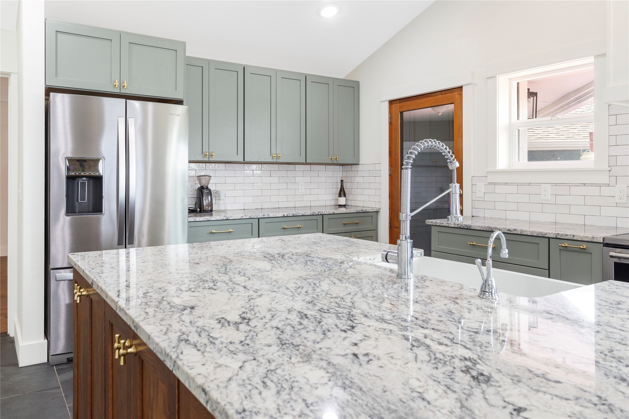 Butte, Montana 59701, United States, 5 Bedrooms Bedrooms, ,3 BathroomsBathrooms,Residential,Pending,43795