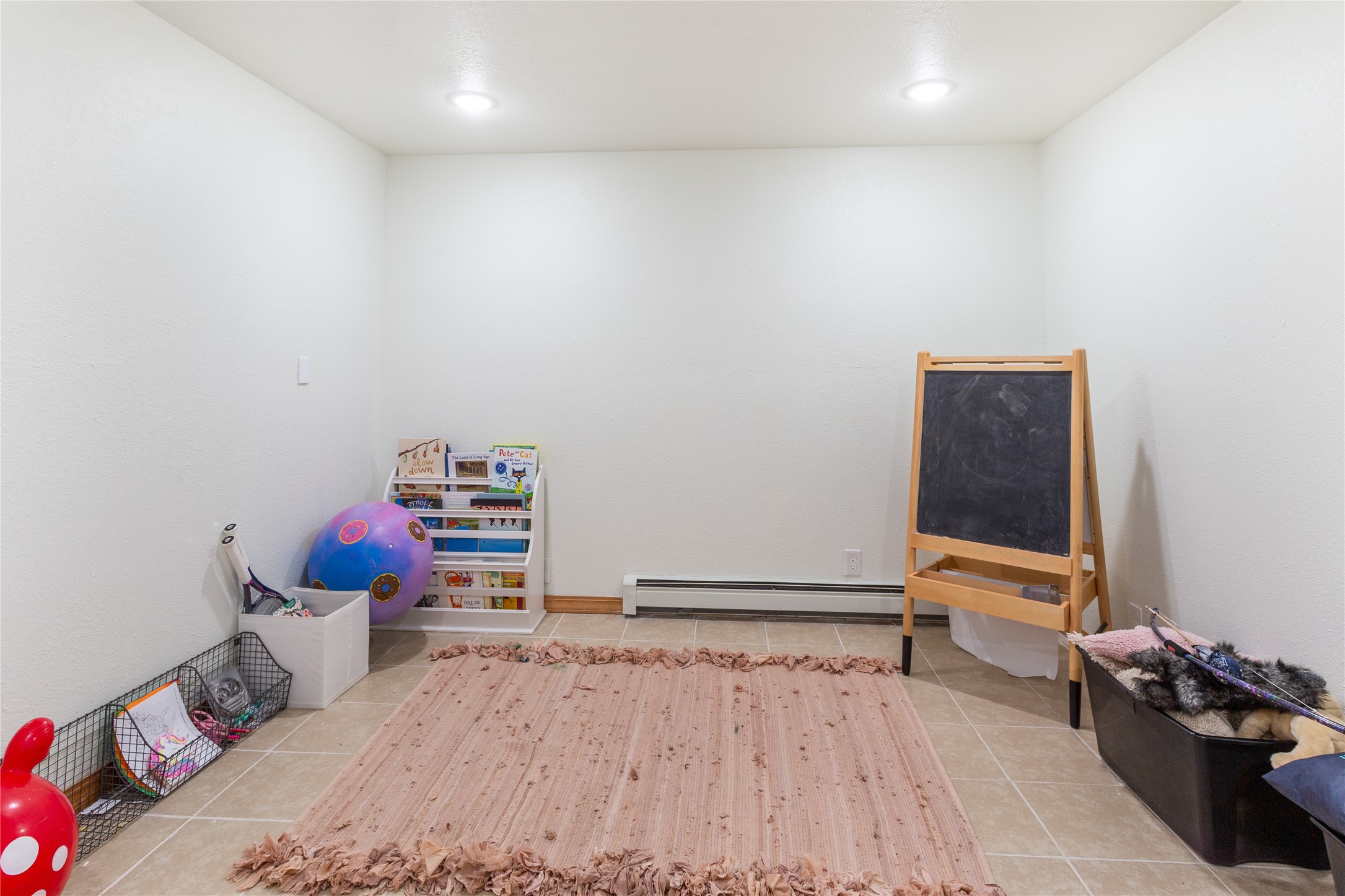 Butte, Montana 59701, United States, 5 Bedrooms Bedrooms, ,3 BathroomsBathrooms,Residential,Pending,43795