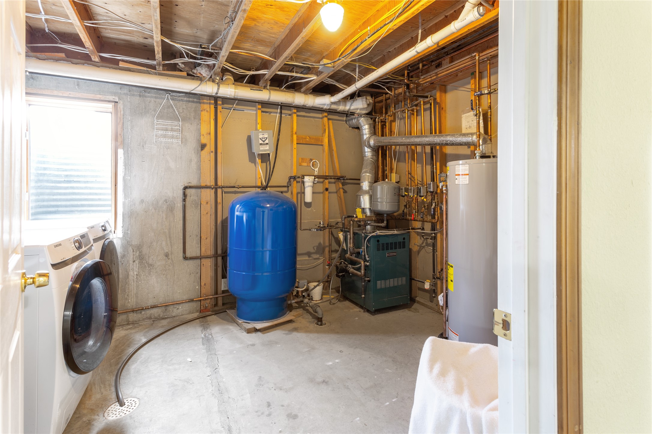 Butte, Montana 59701, United States, 5 Bedrooms Bedrooms, ,3 BathroomsBathrooms,Residential,Pending,43795