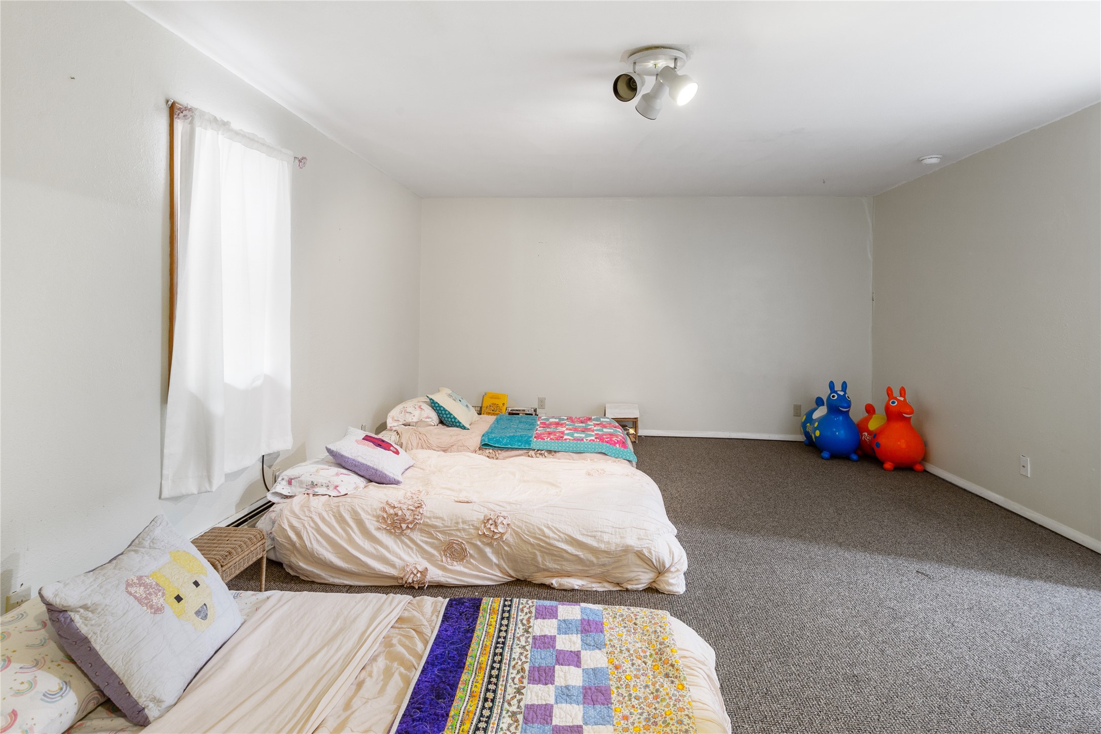 Butte, Montana 59701, United States, 5 Bedrooms Bedrooms, ,3 BathroomsBathrooms,Residential,Pending,43795