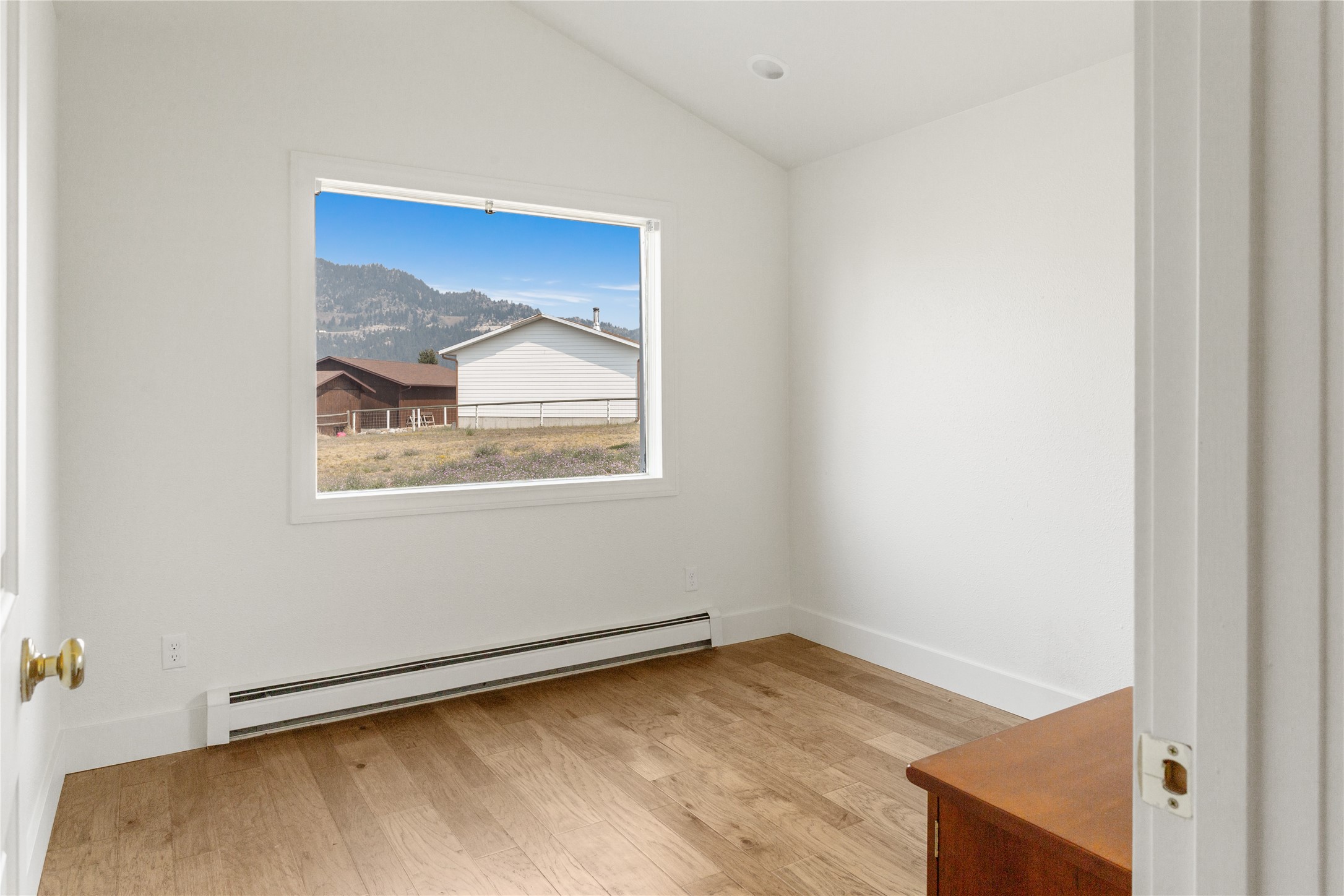 Butte, Montana 59701, United States, 5 Bedrooms Bedrooms, ,3 BathroomsBathrooms,Residential,Pending,43795