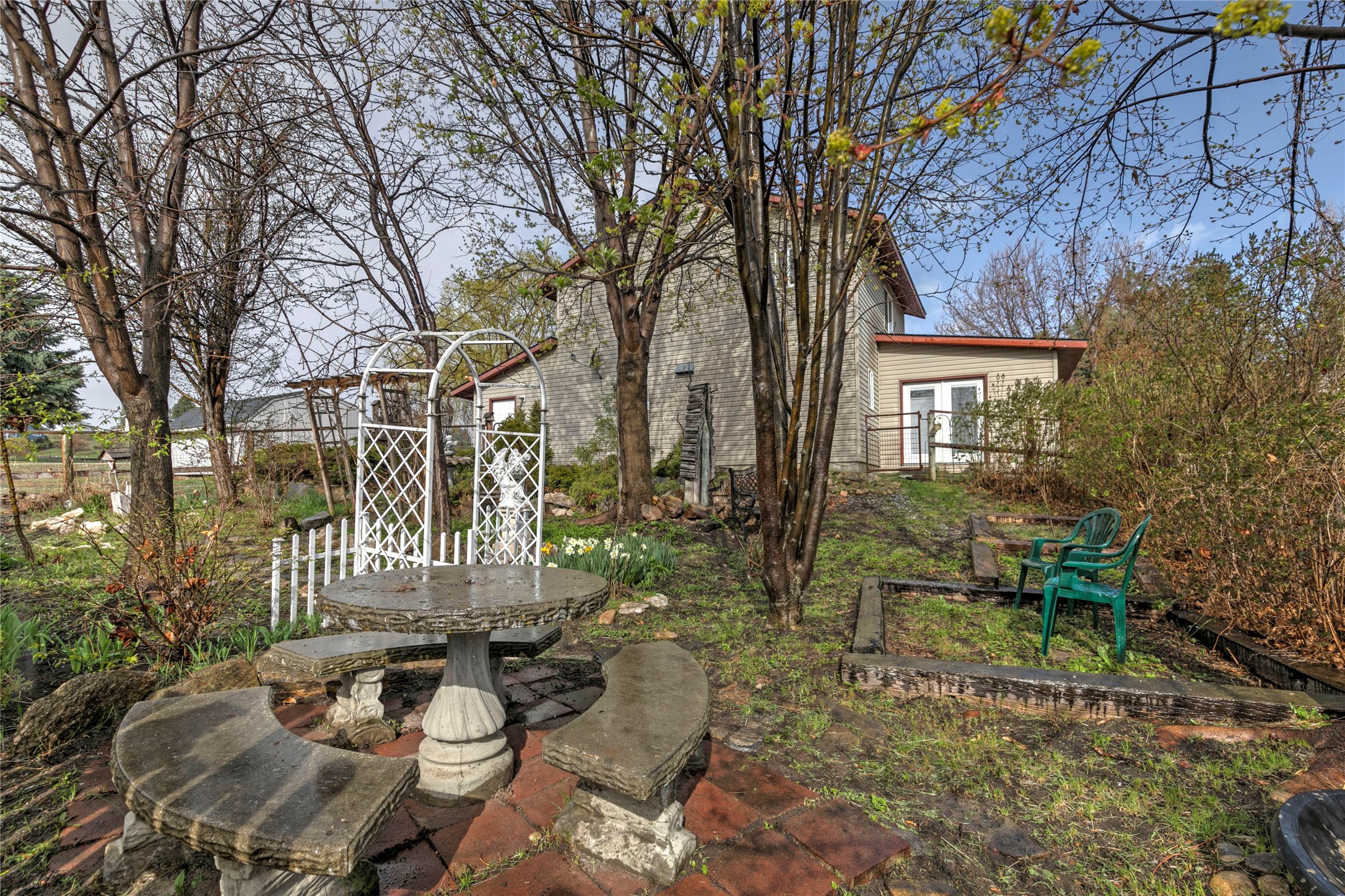 98 Pointe Way