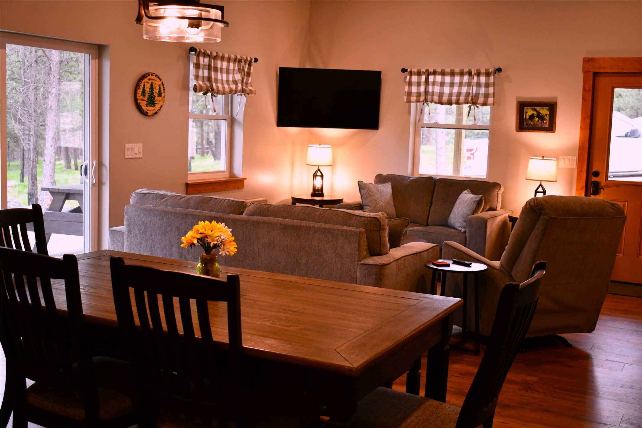 545 Whispering Pines