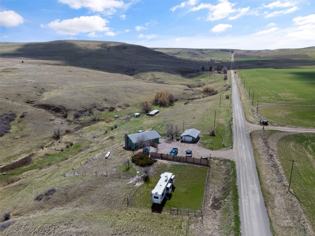 Photo of 417 Goodwyn Coulee Road, Great Falls, MT 59405 (MLS # 30067550)