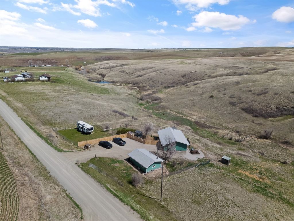 Photo of 417 Goodwyn Coulee Road, Great Falls, MT 59405 (MLS # 30067550)