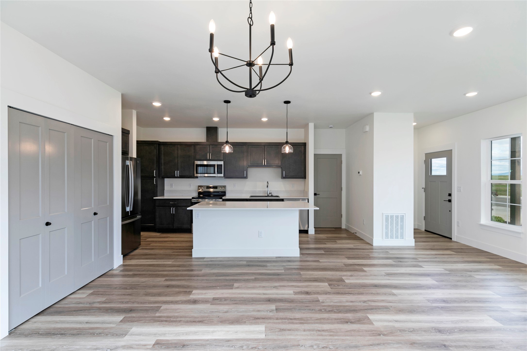 4879 England Boulevard