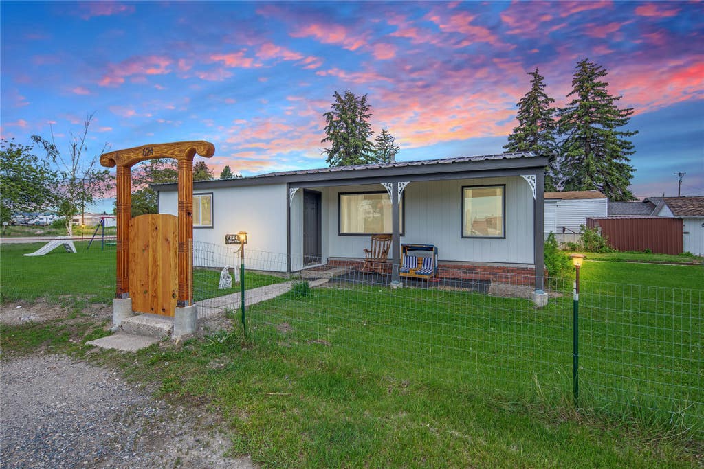 Photo of 624 Maryland Avenue, Deer Lodge, MT 59722 (MLS # 30072619)