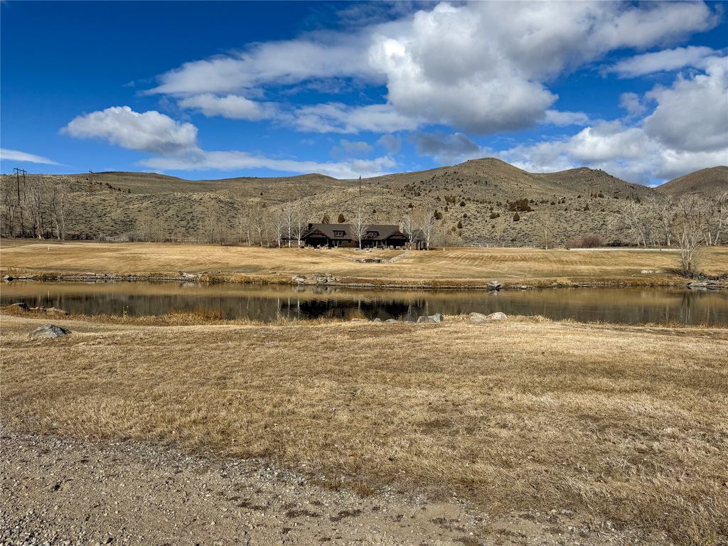 Photo of 100 Snowberry Path, Melrose, MT 59743 (MLS # 30047364)