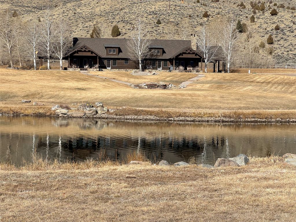 Photo of 100 Snowberry Path, Melrose, MT 59743 (MLS # 30047364)