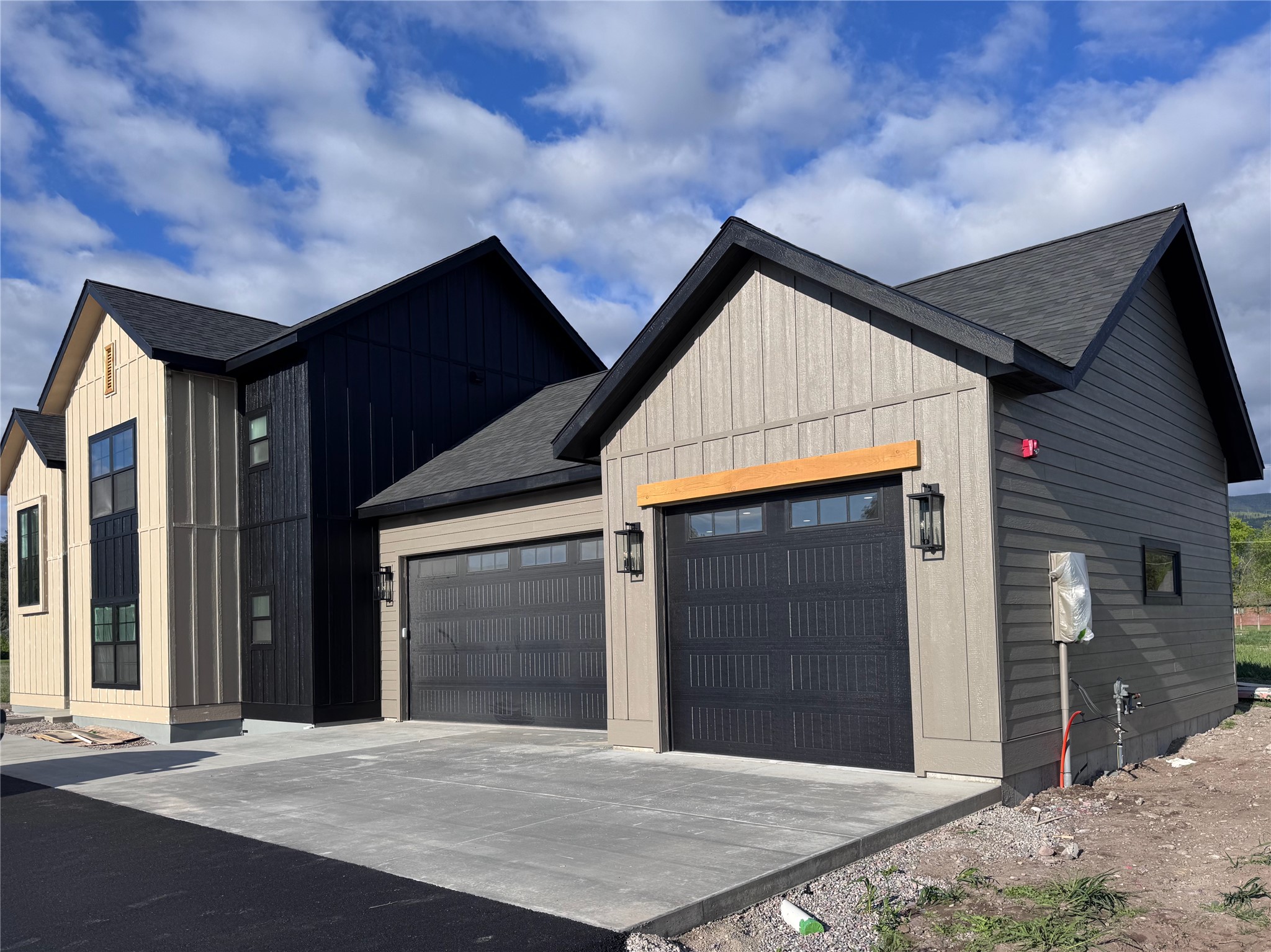 2595 McCauley Lane