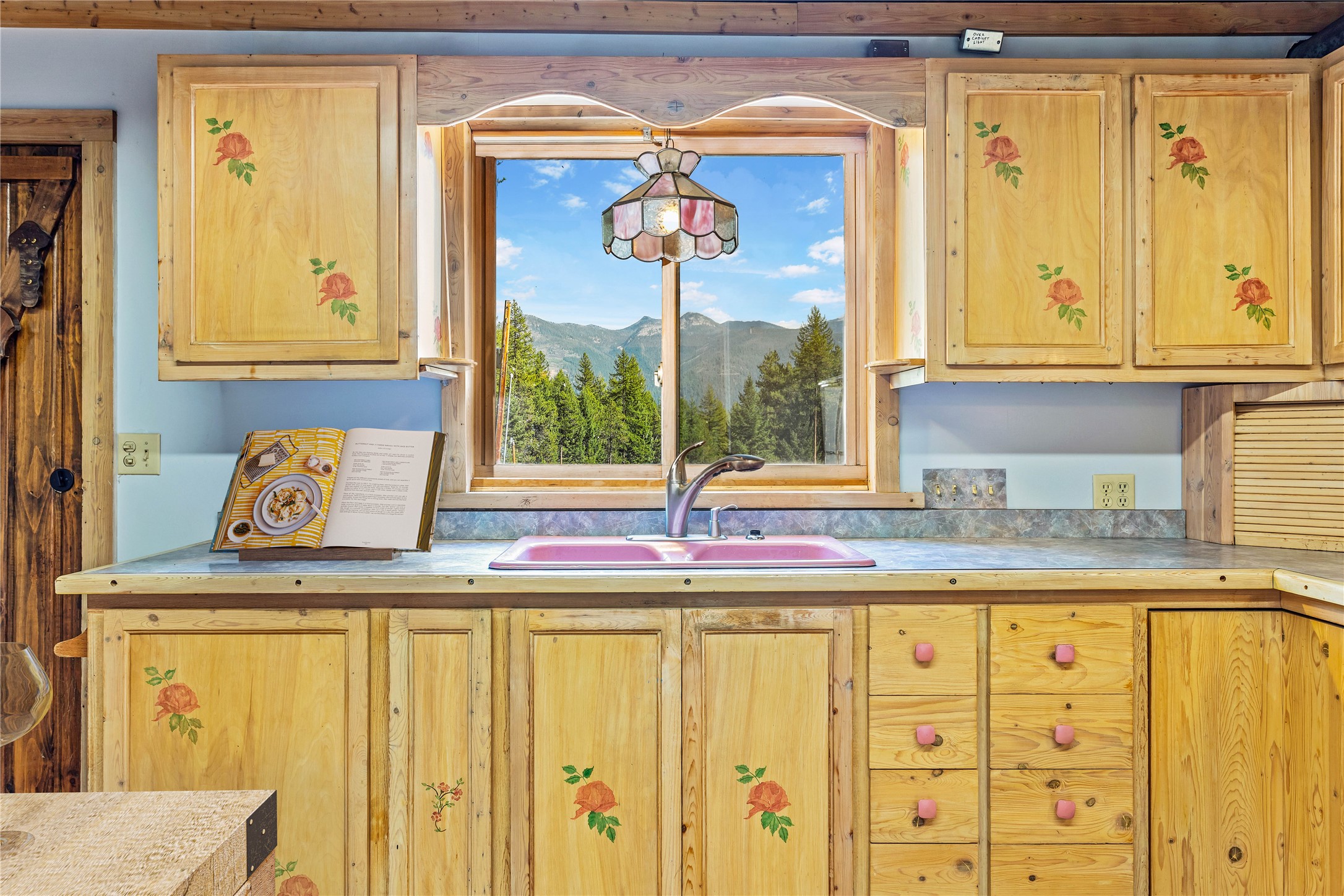 Missoula, Montana 59808, United States, 4 Bedrooms Bedrooms, ,2 BathroomsBathrooms,Residential,Active,41490