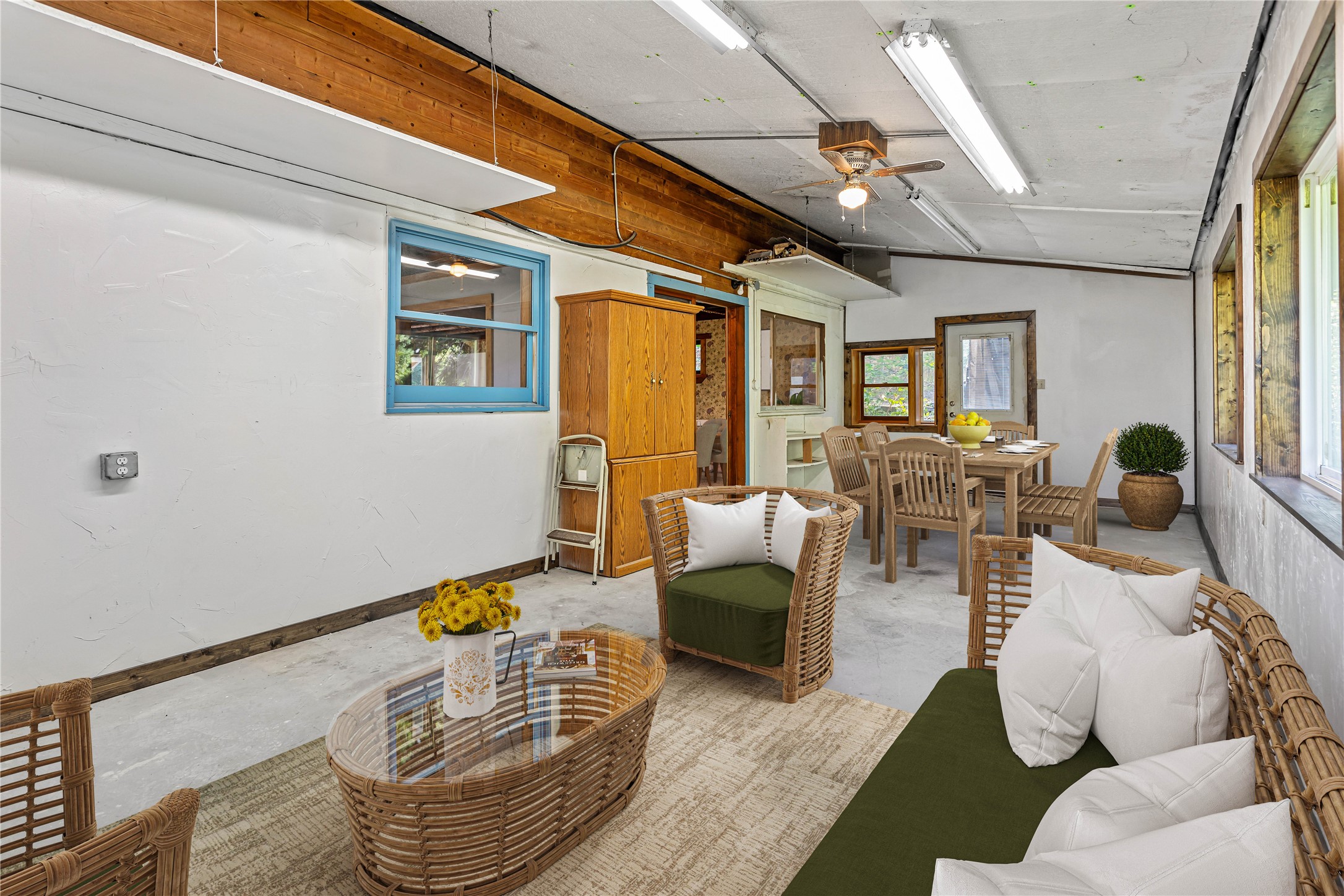 Missoula, Montana 59808, United States, 4 Bedrooms Bedrooms, ,2 BathroomsBathrooms,Residential,Active,41490