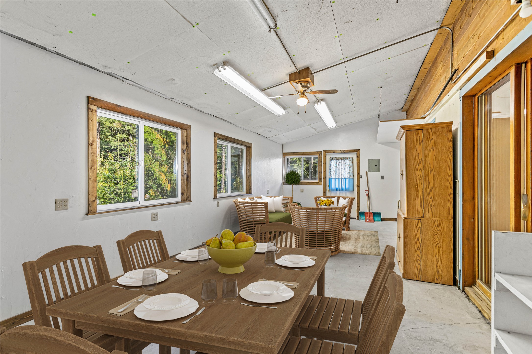 Missoula, Montana 59808, United States, 4 Bedrooms Bedrooms, ,2 BathroomsBathrooms,Residential,Active,41490