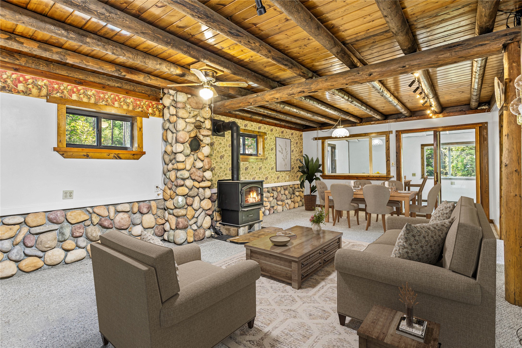 Missoula, Montana 59808, United States, 4 Bedrooms Bedrooms, ,2 BathroomsBathrooms,Residential,Active,41490