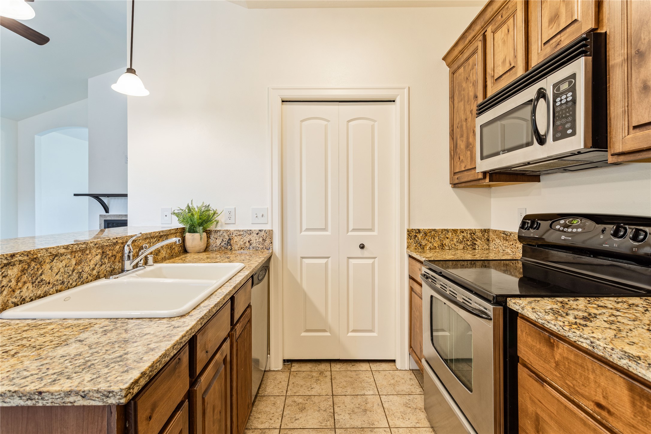 Missoula, Montana 59808, United States, 2 Bedrooms Bedrooms, ,1 BathroomBathrooms,Residential,Pending,107595