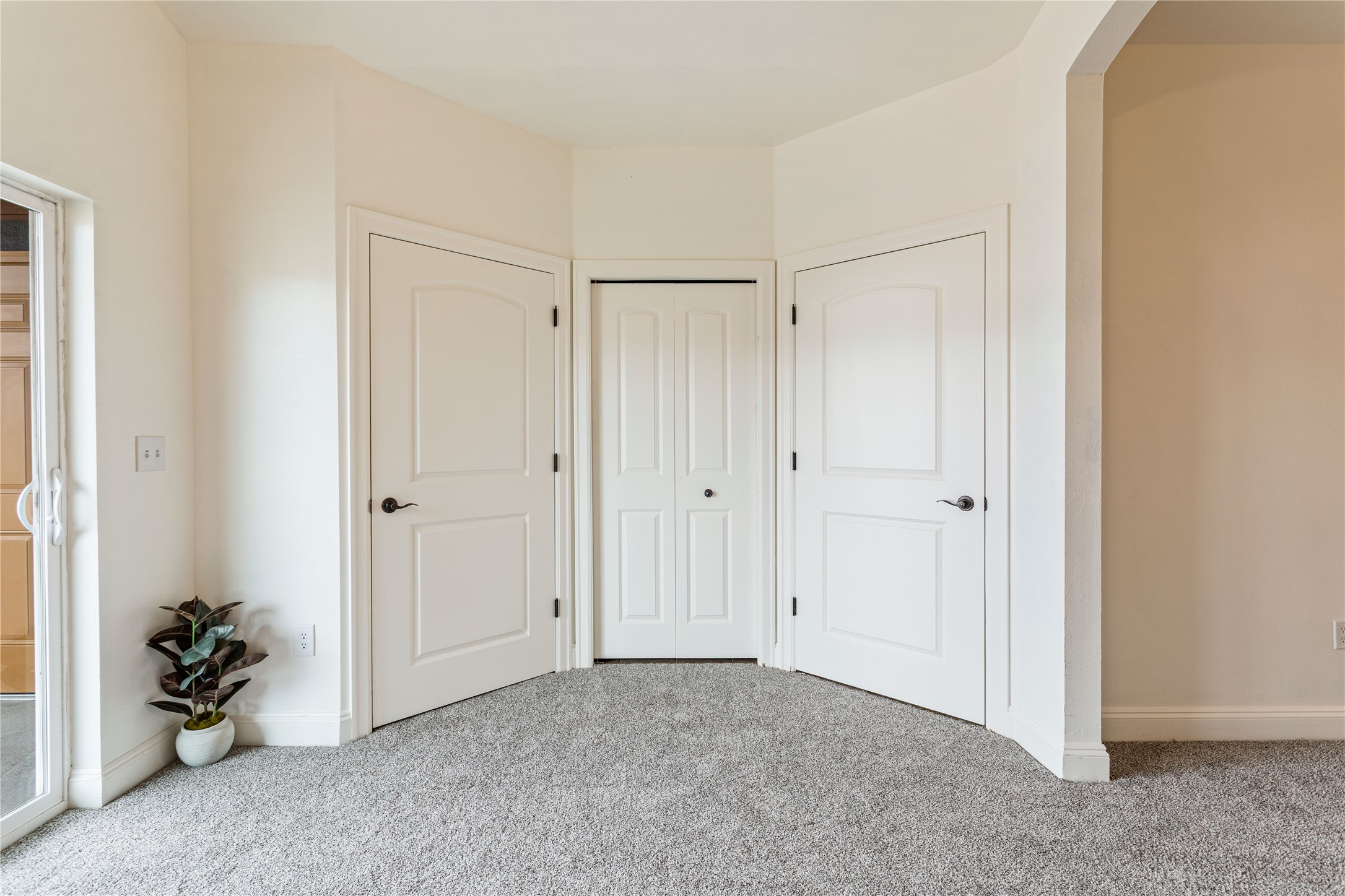 Missoula, Montana 59808, United States, 2 Bedrooms Bedrooms, ,1 BathroomBathrooms,Residential,Pending,107595