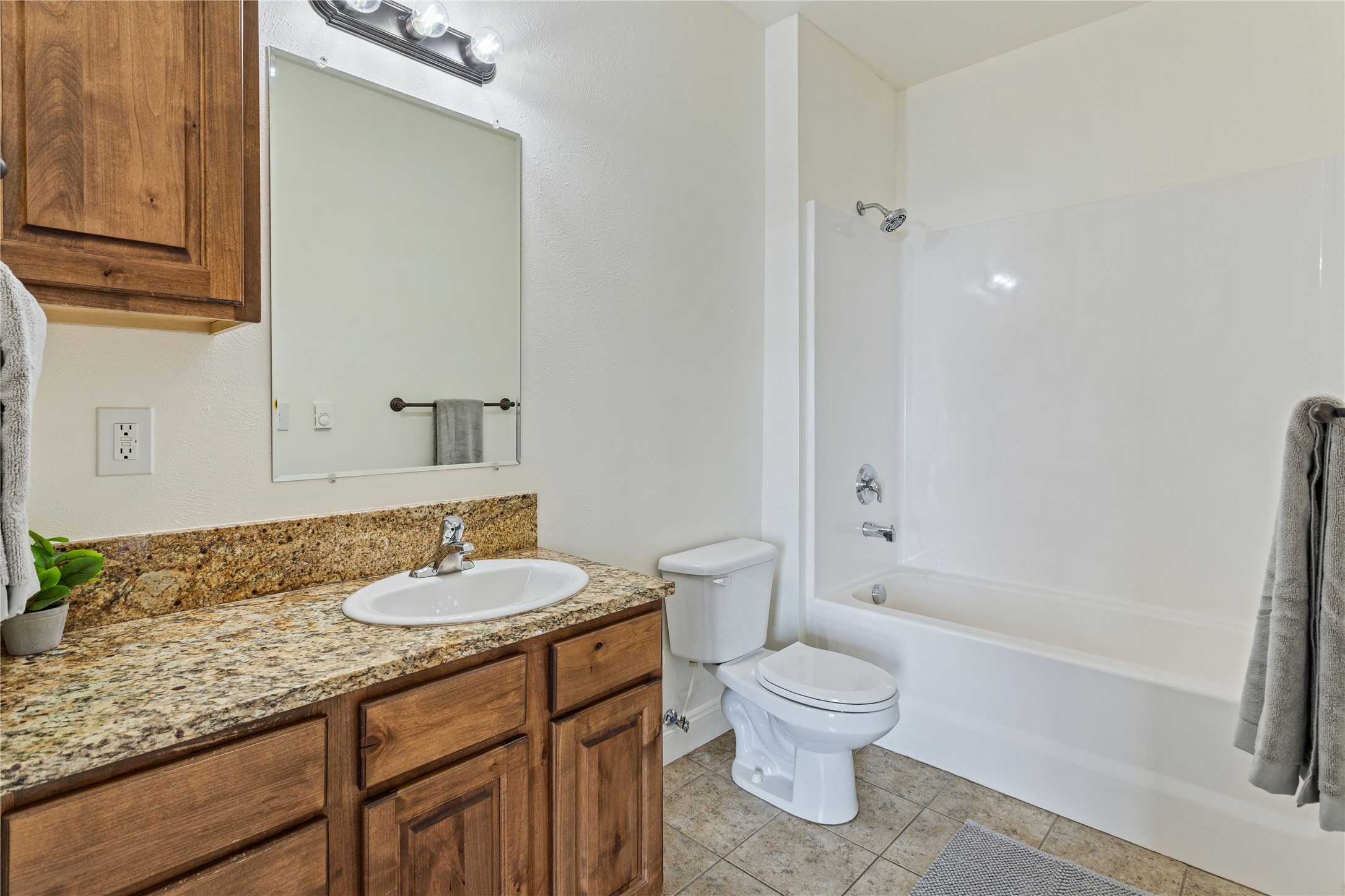 Missoula, Montana 59808, United States, 2 Bedrooms Bedrooms, ,1 BathroomBathrooms,Residential,Pending,107595