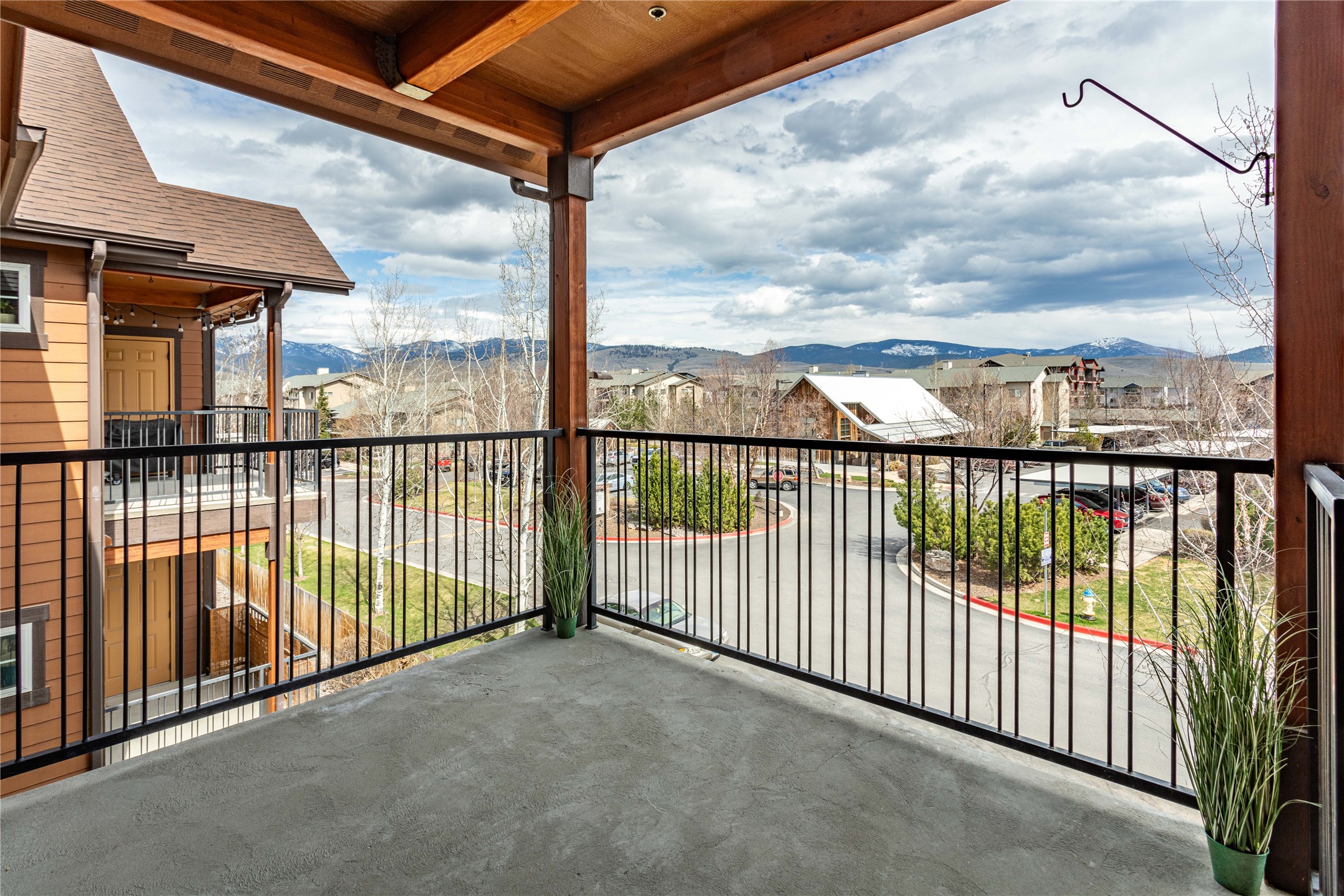 Missoula, Montana 59808, United States, 2 Bedrooms Bedrooms, ,1 BathroomBathrooms,Residential,Pending,107595