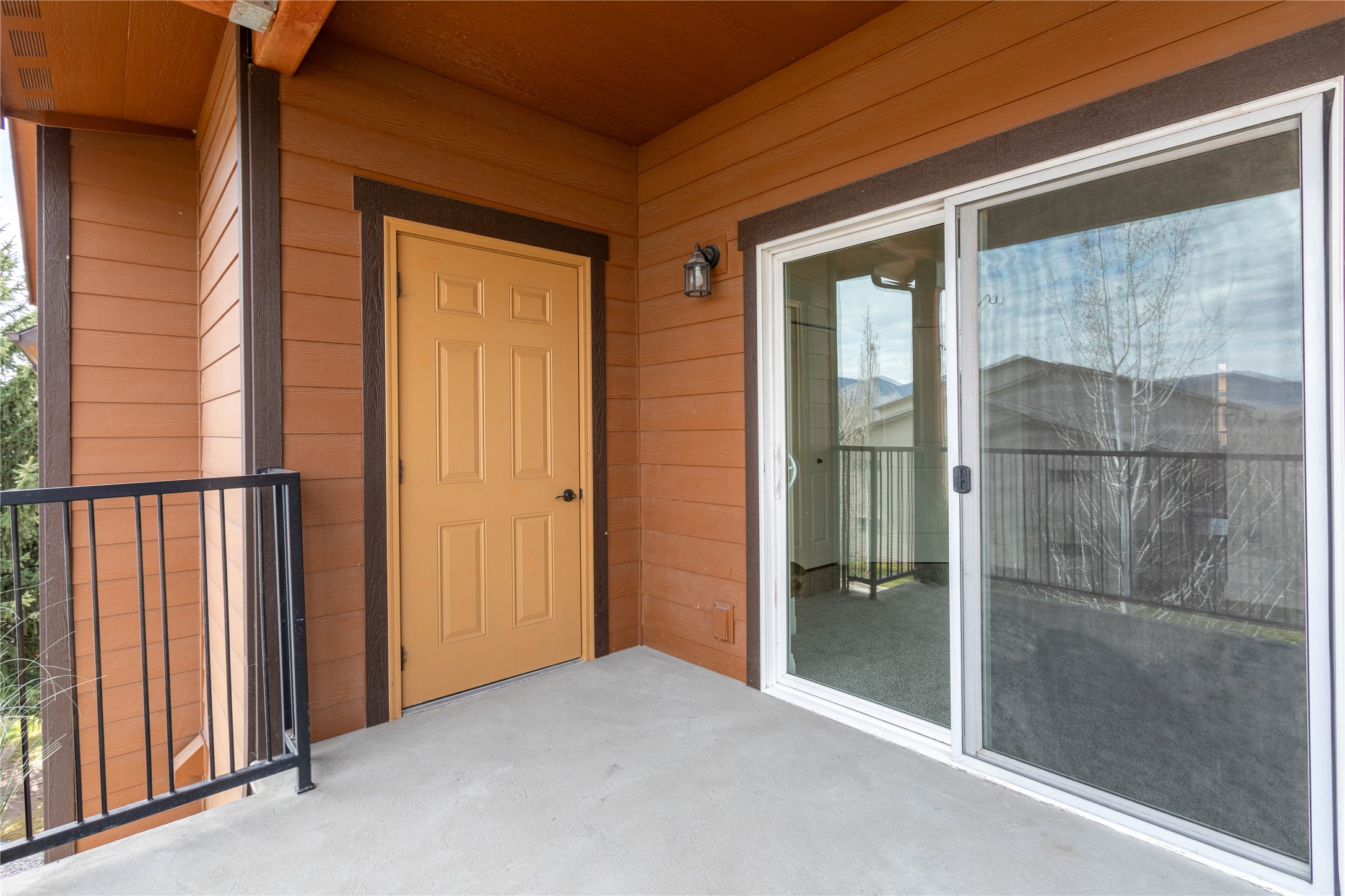 Missoula, Montana 59808, United States, 2 Bedrooms Bedrooms, ,1 BathroomBathrooms,Residential,Pending,107595