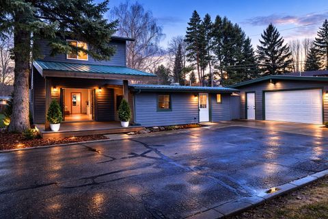 Photo of 106 Northern Lights Boulevard, Kalispell, MT 59901 (MLS # 30066098)