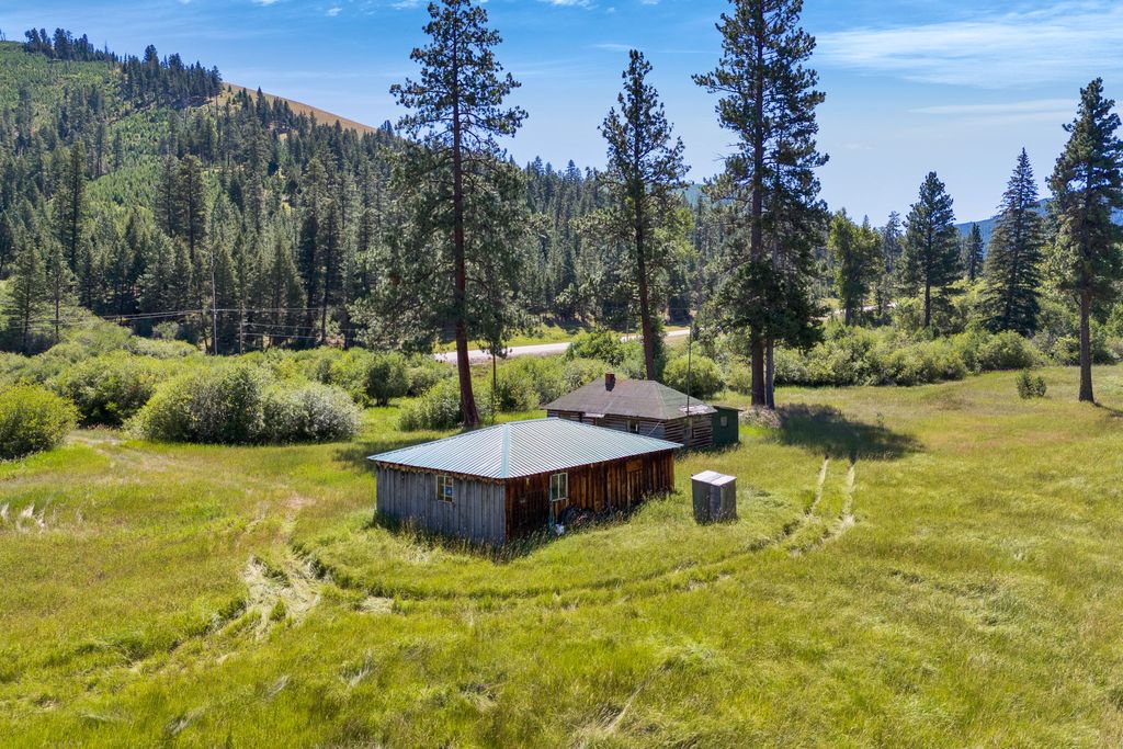 Photo of 8131 Us Highway 93 S, Sula, MT 59871 (MLS # 30054941)